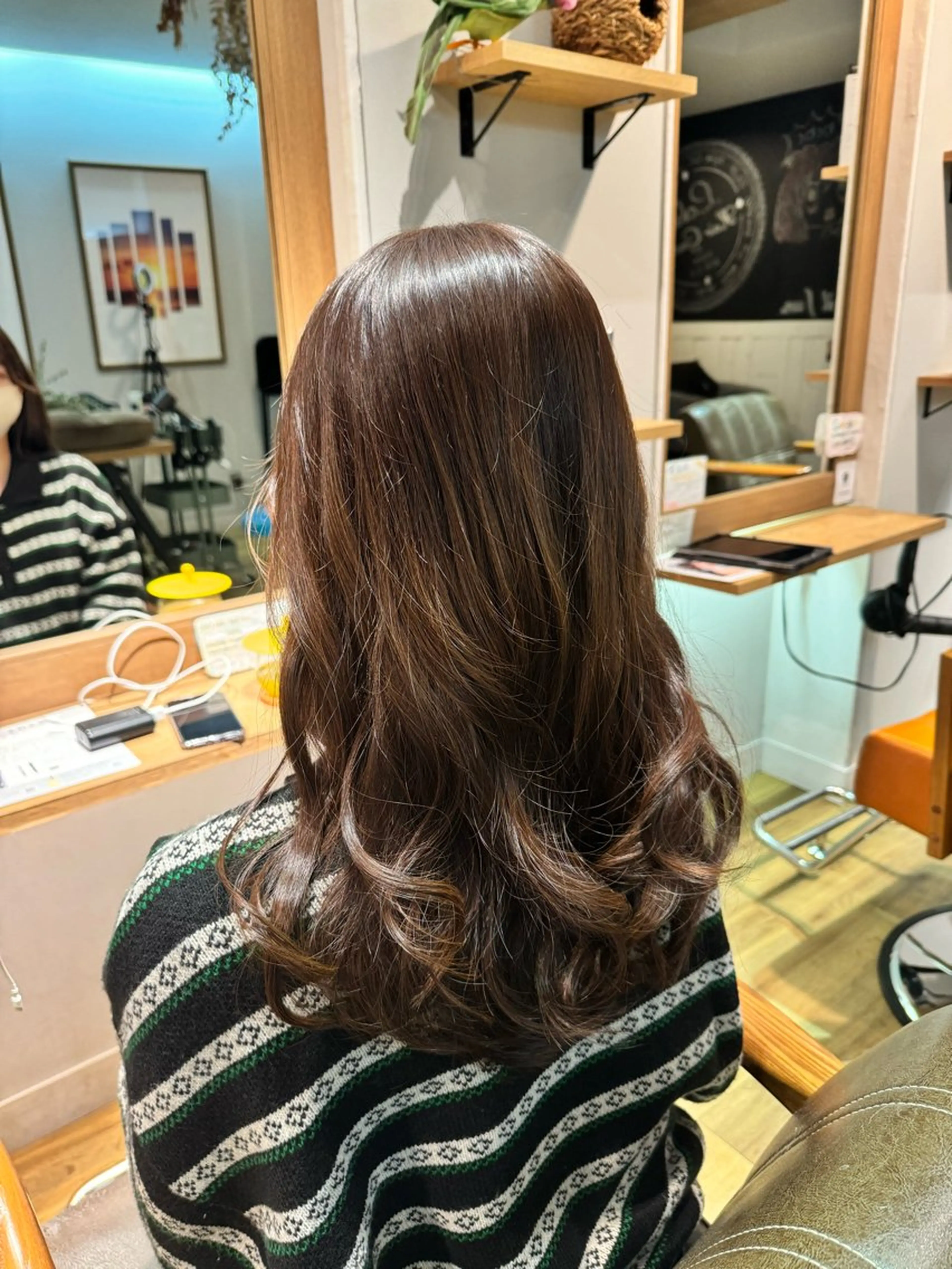 ロング カラー ブラウンカラー くすみブラウン ヘアカラー トリートメント ツキダテ ユイのヘアスタイル