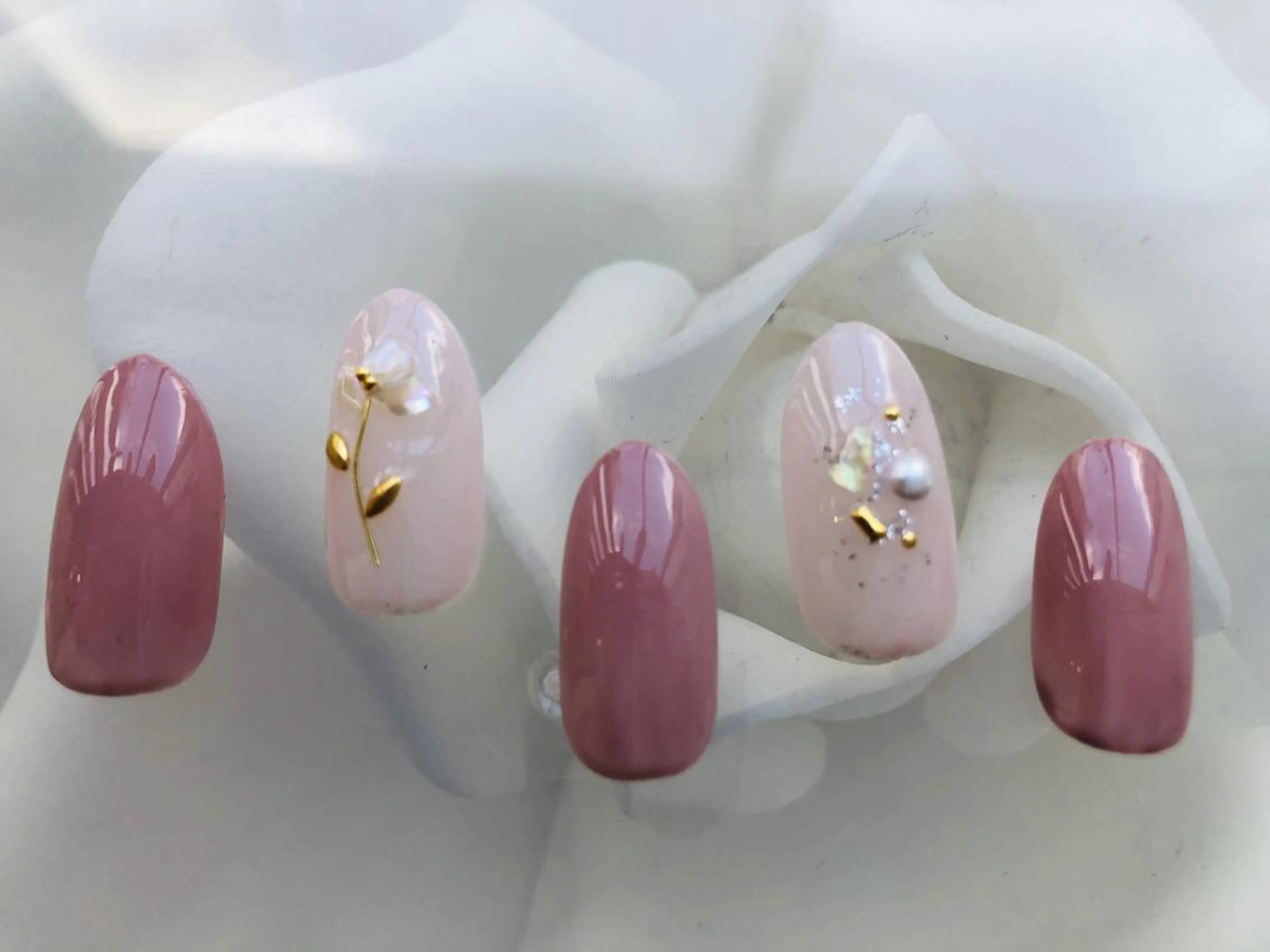 ネイル 【尾下】 ロイヤル•セラピストのネイルデザイン