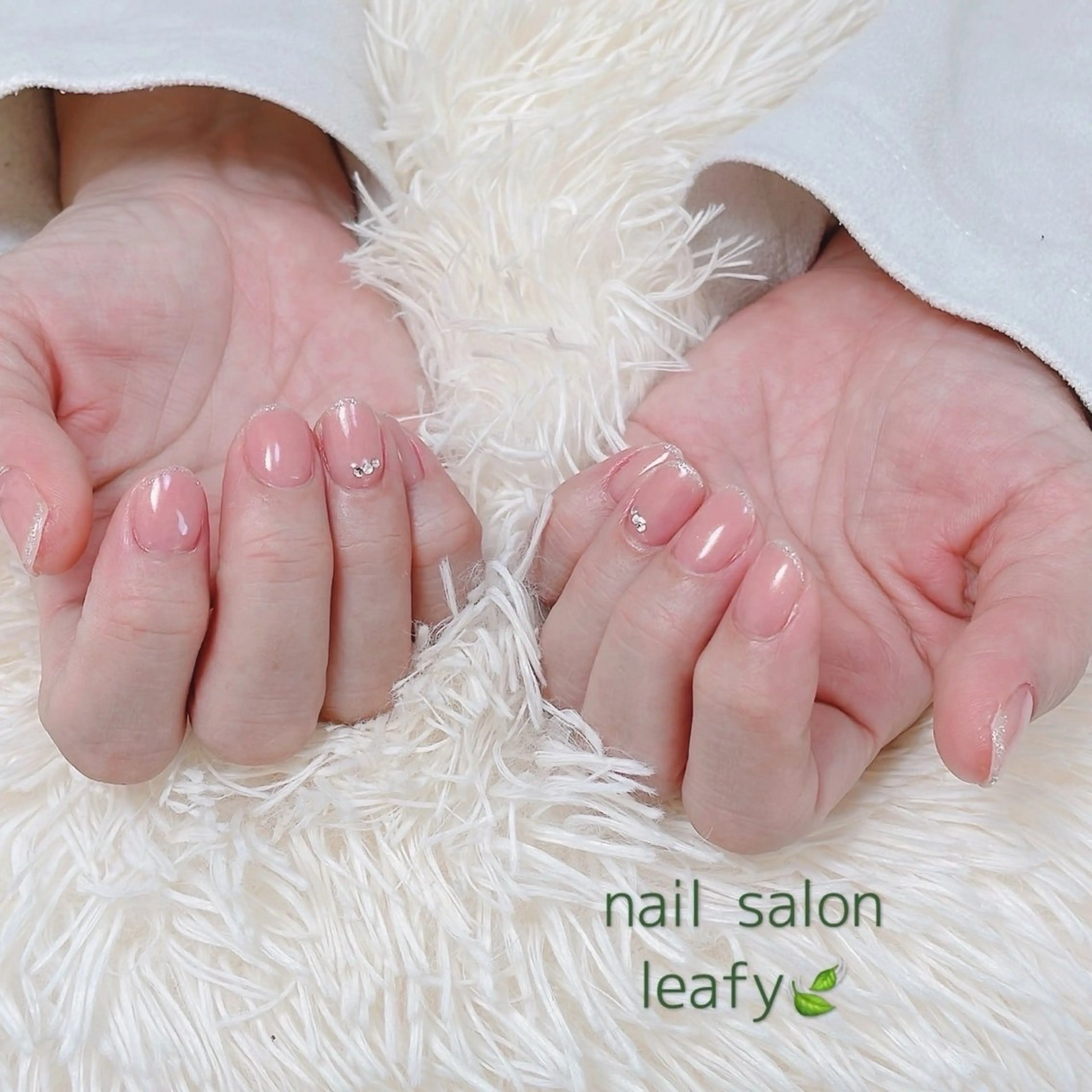 ネイル フレンチネイル ラメ(グリッター) シンプルネイル ストーンネイル ネイルサロン leafyのネイルデザイン