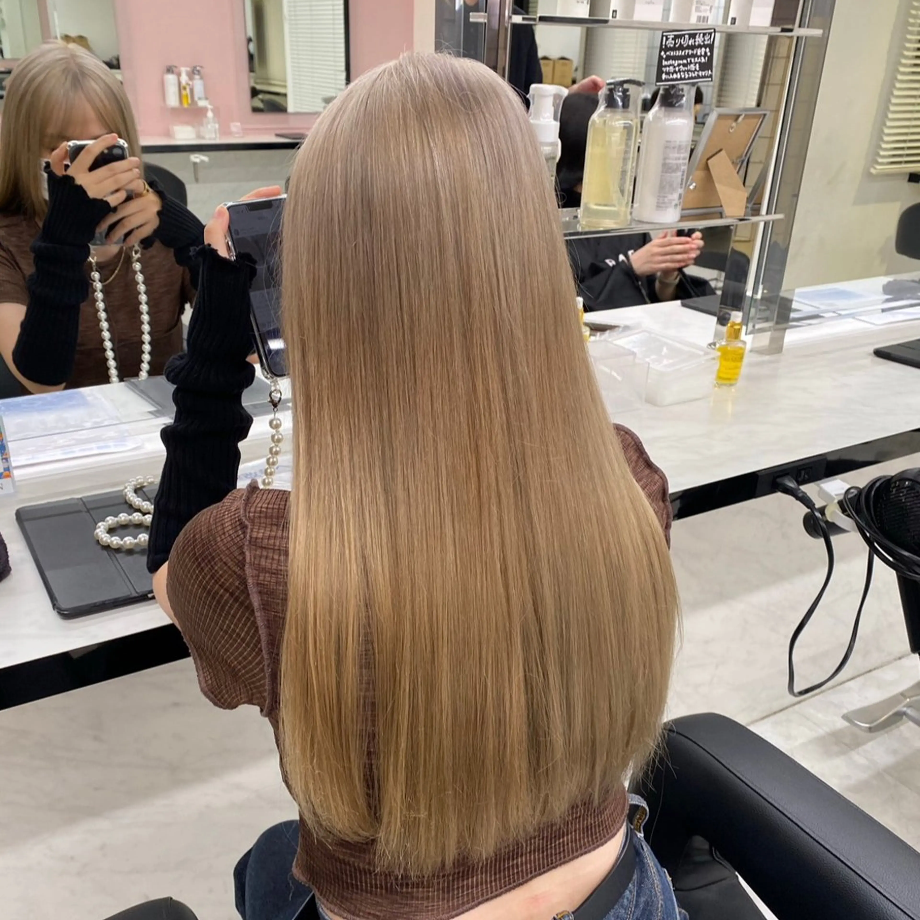 ロング ヘアカラー 大人上品🤍透明感 ベージュ🤍REOのヘアスタイル