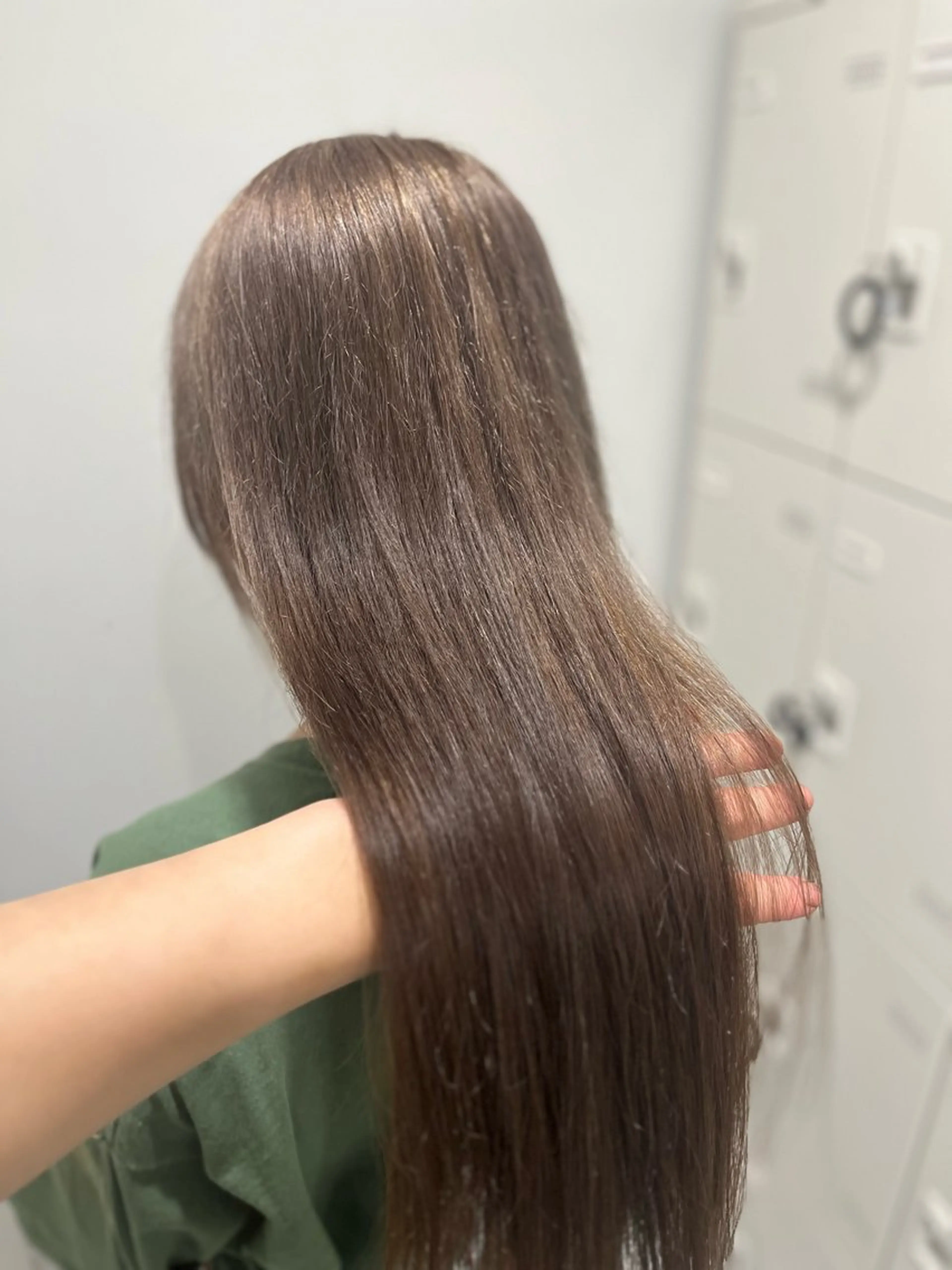 ロング カラー ハイトーンカラー 🦄レイヤーカットのヘアスタイル