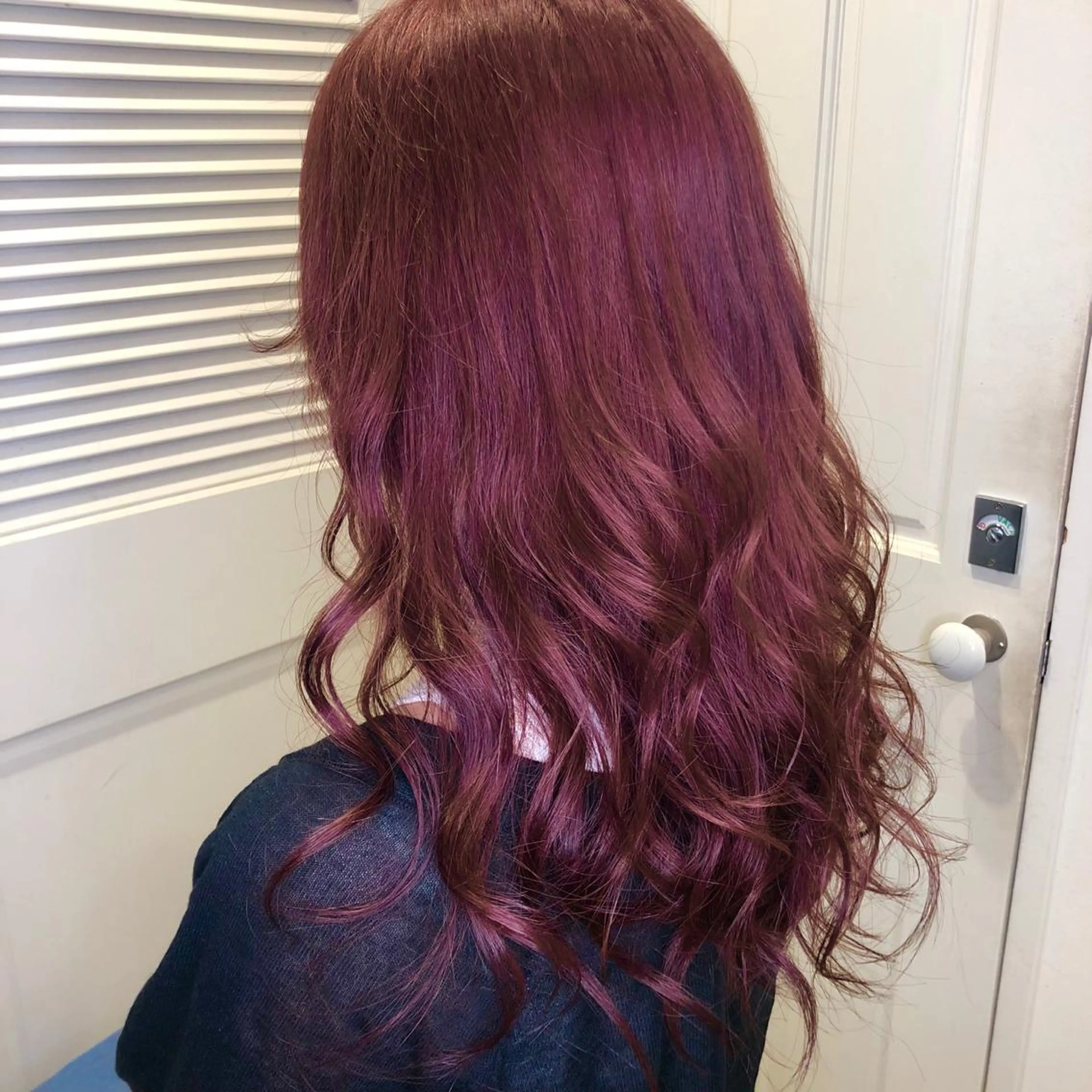 ロング パープルカラー カット ヘアカラー トリートメント 南都 良太のヘアスタイル