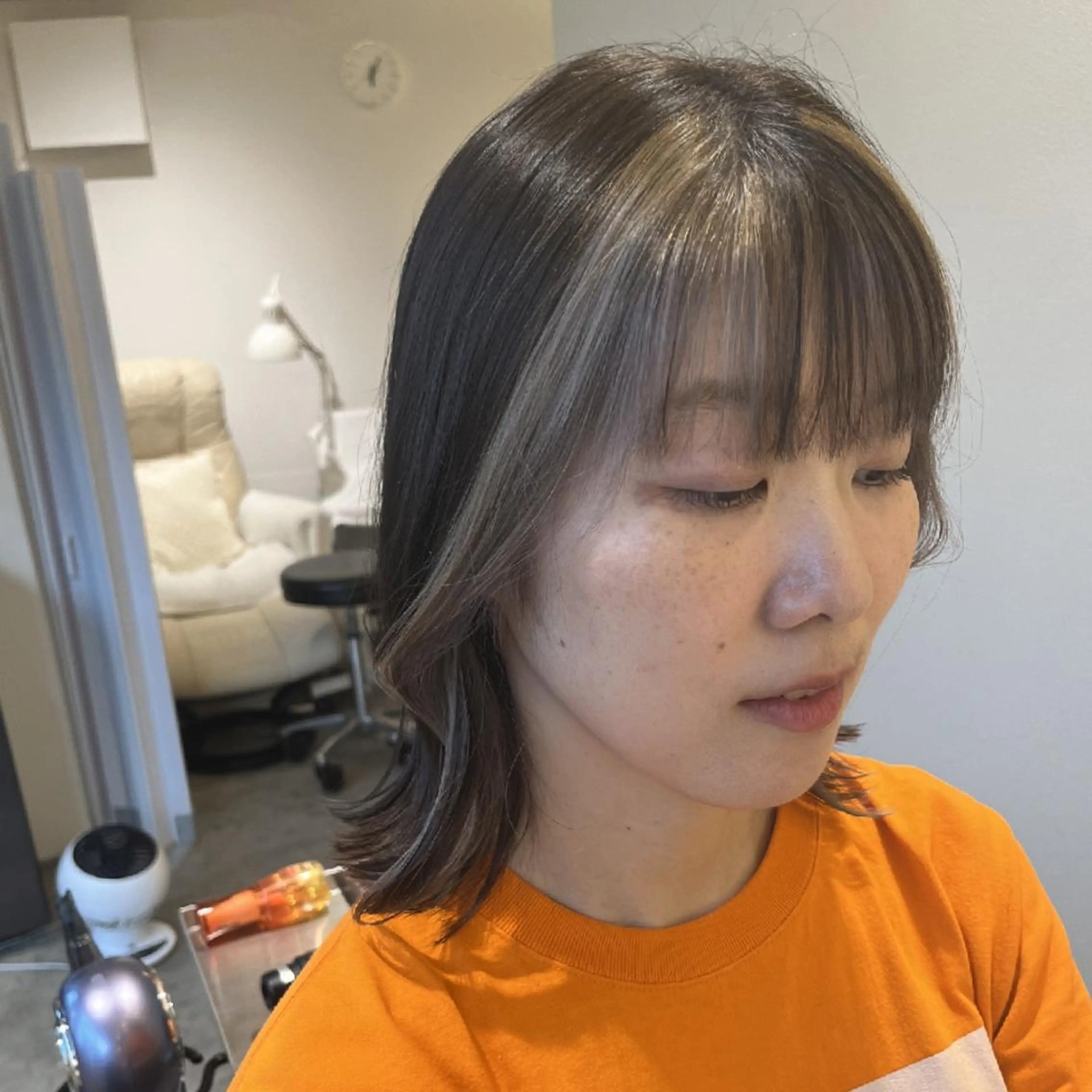 ミディアム カラー ベージュカラー ブリーチ 顔周りカット ヘアカラー トリートメント 中野渡 真利那のその他イメージ