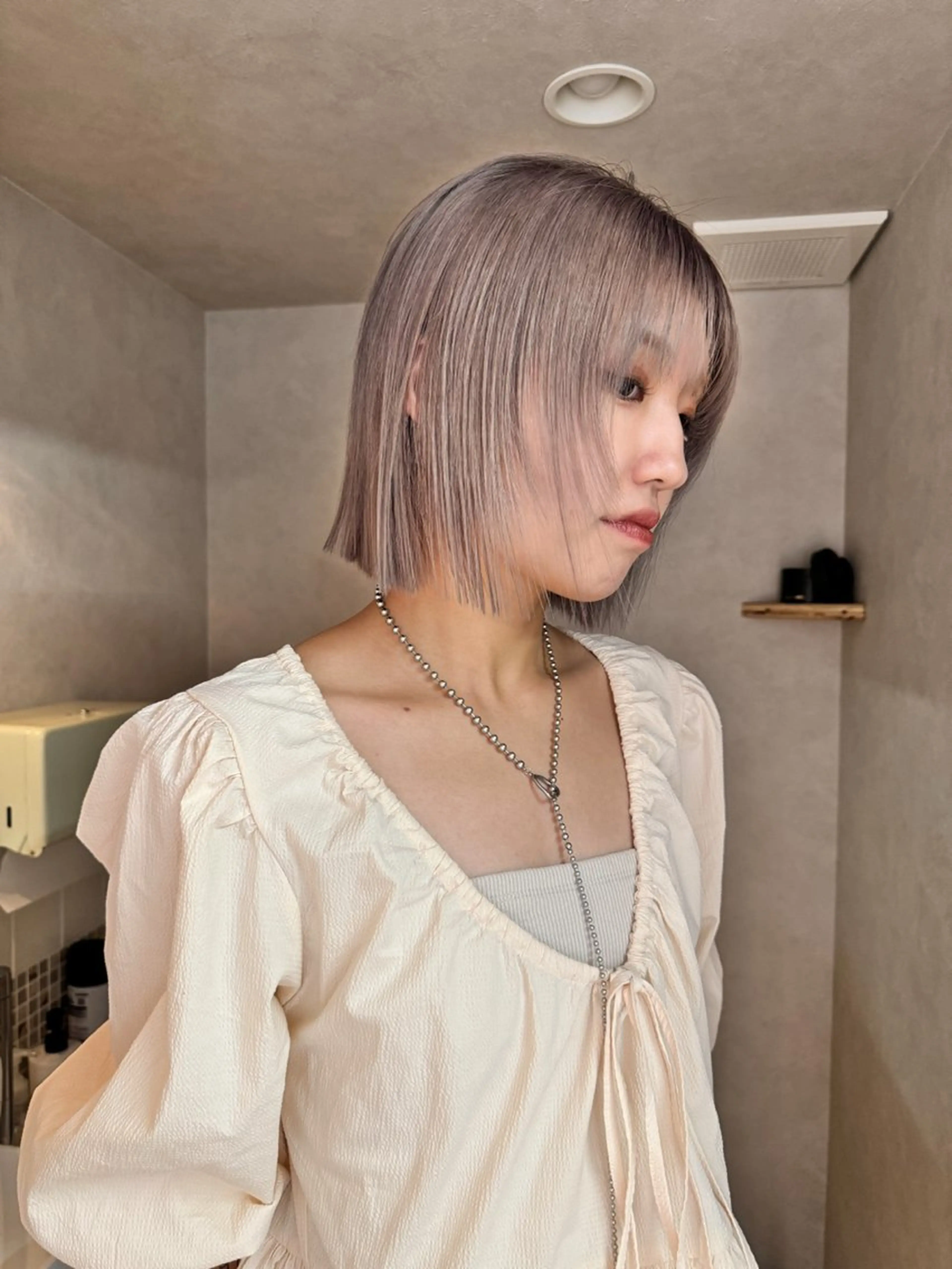 カラー 顔周りレイヤー/韓国 ブリーチminamiのヘアスタイル