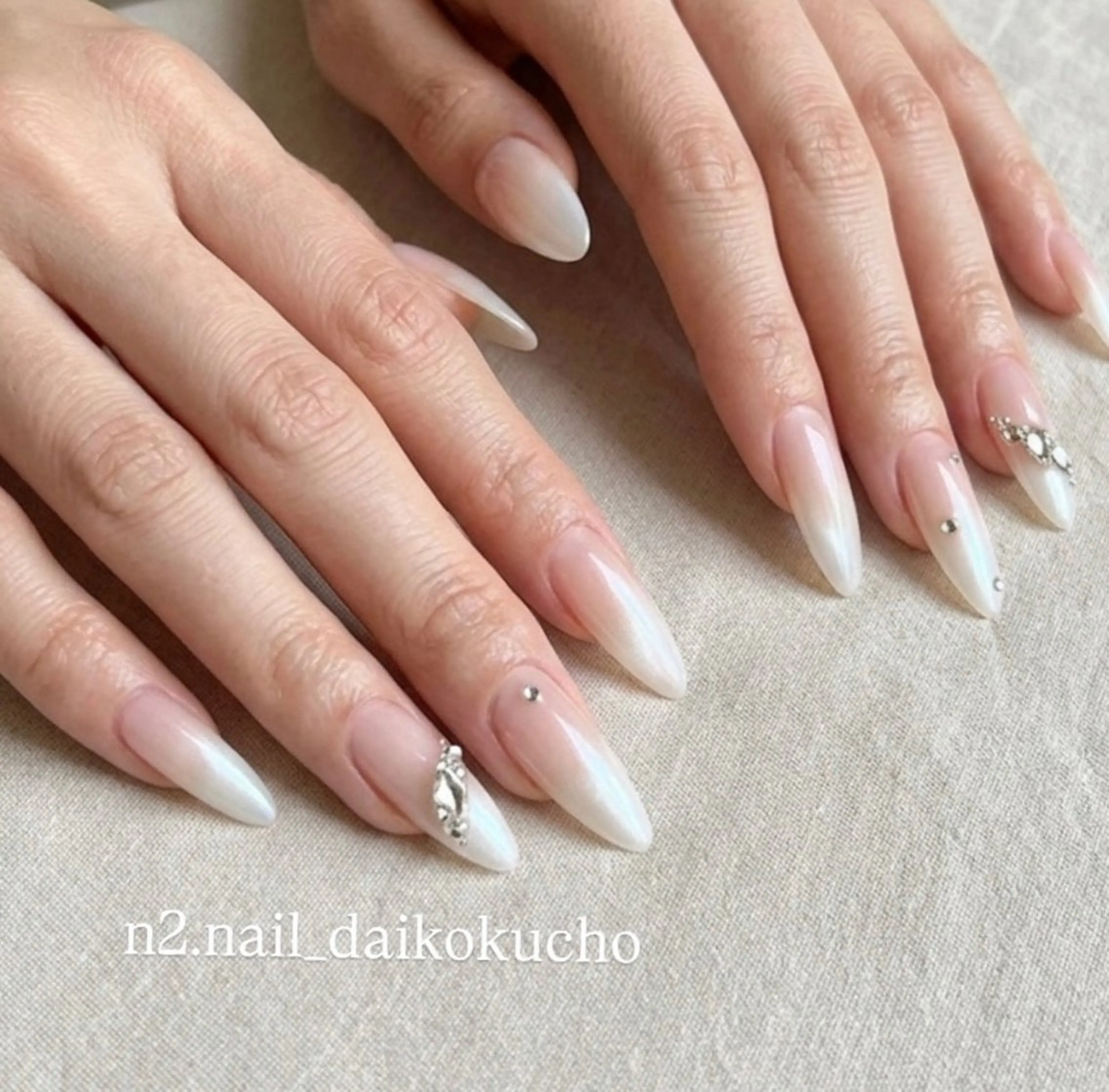 ネイル ジェルネイル グラデーション ロングネイル シンプルネイル 春ネイル N2 nailのネイルデザイン