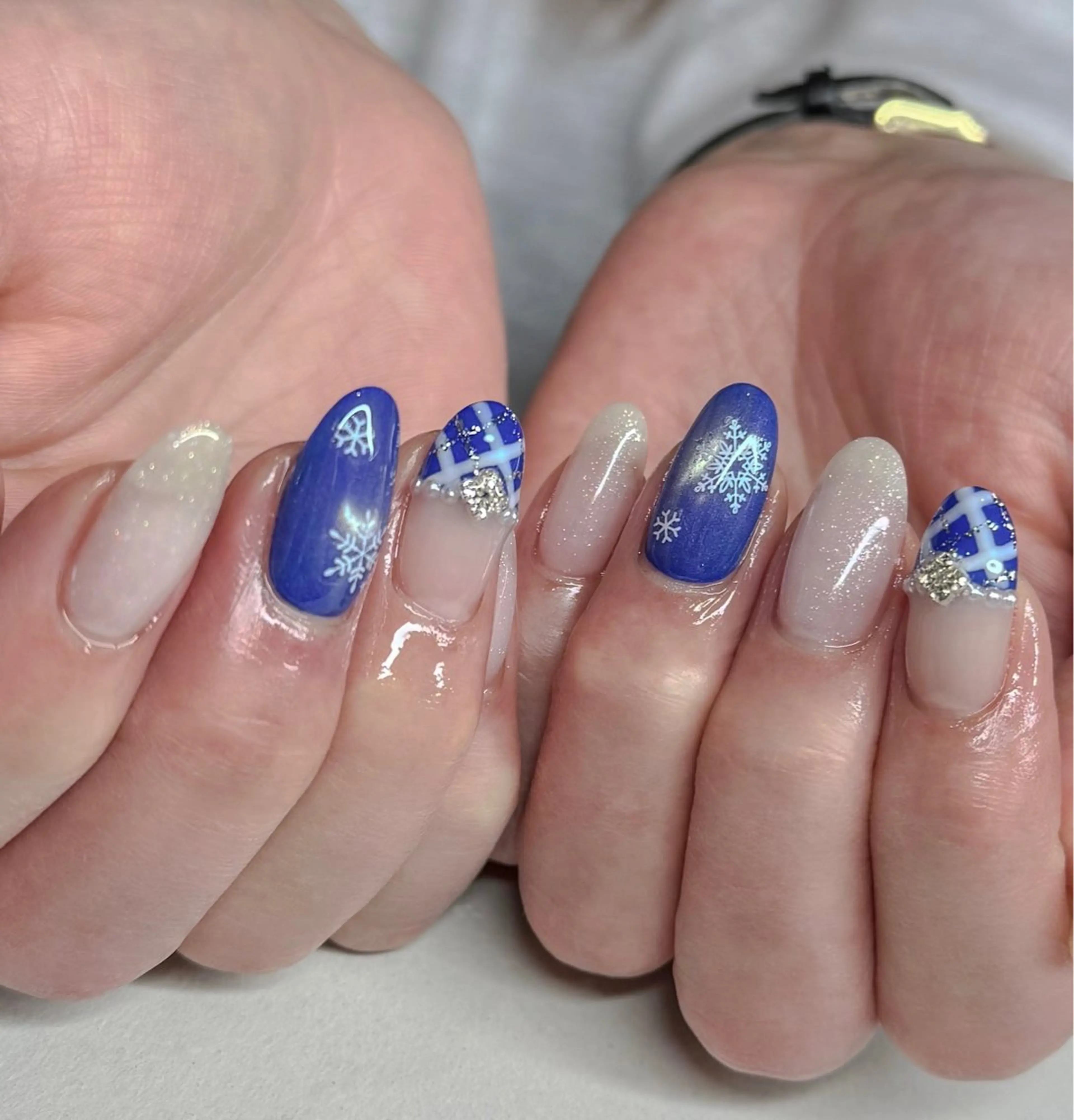 ネイル アートネイル ストーンネイル num-fi Aiのネイルデザイン