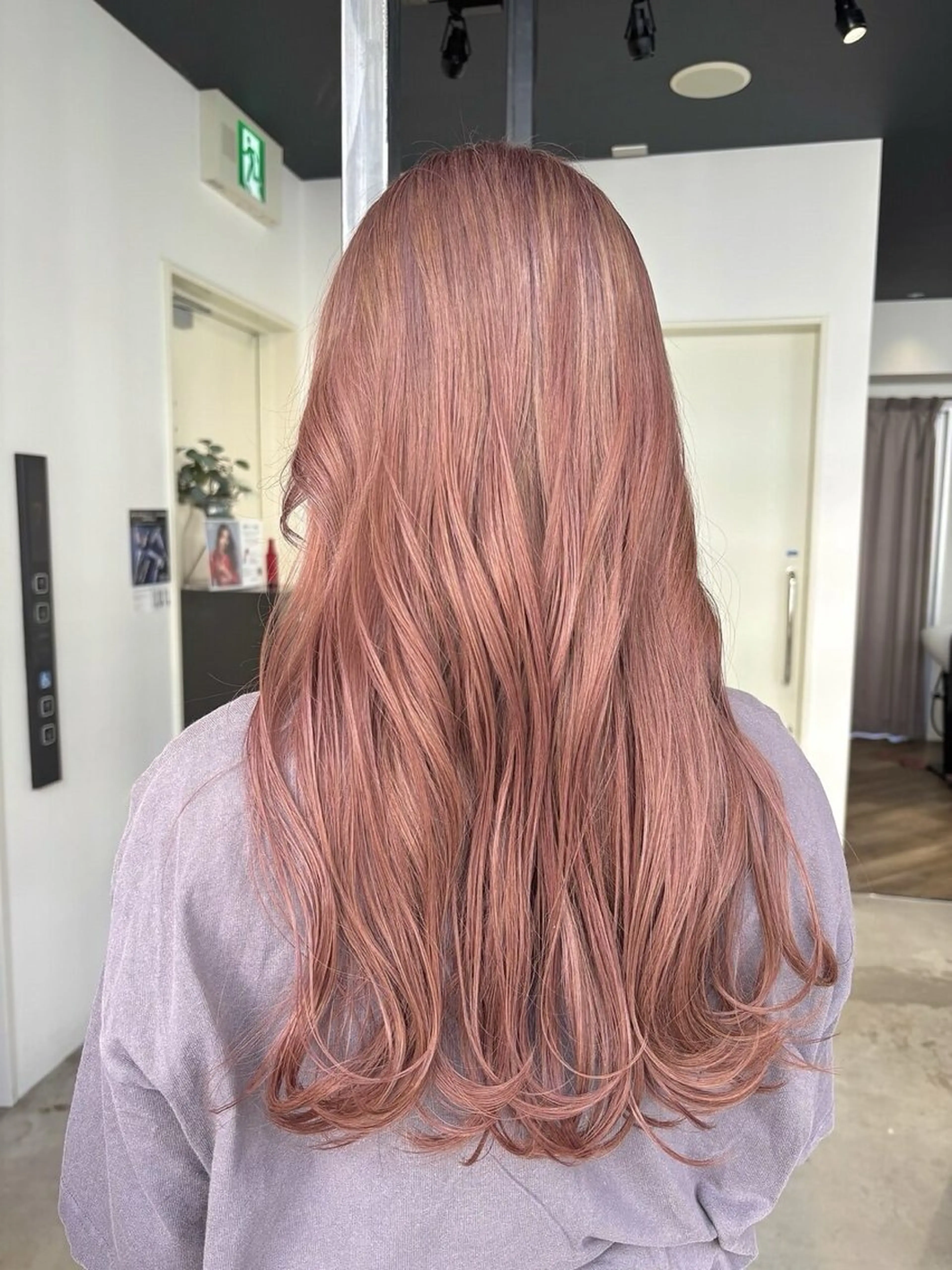 ロング ボブ 顔周りカット 髪質改善 レイヤーカット ロング カット ヘアカラー トリートメント RISE SWELL momoneのヘアスタイル