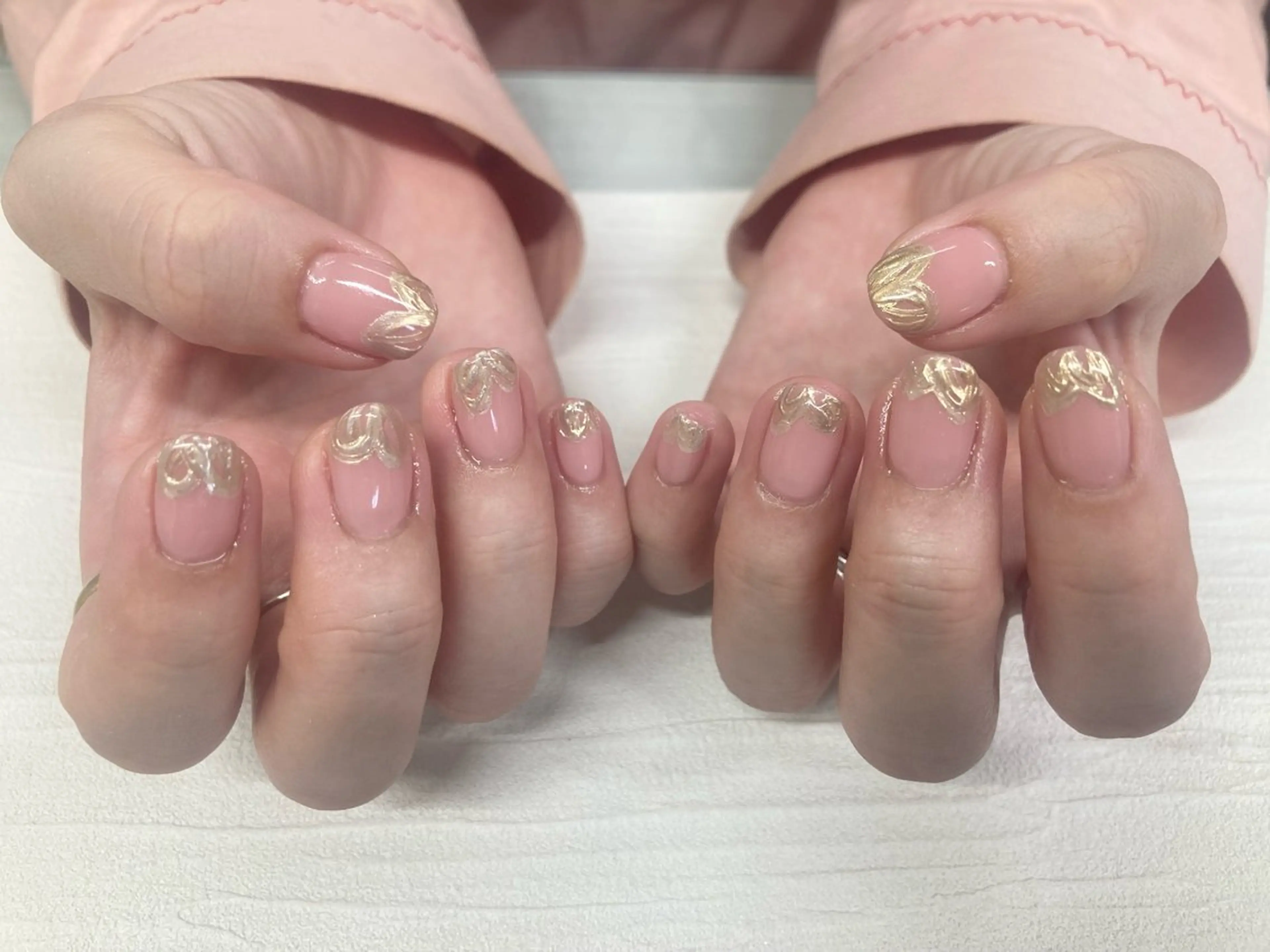 ネイル ミディアムネイル petit 薄窪のネイルデザイン