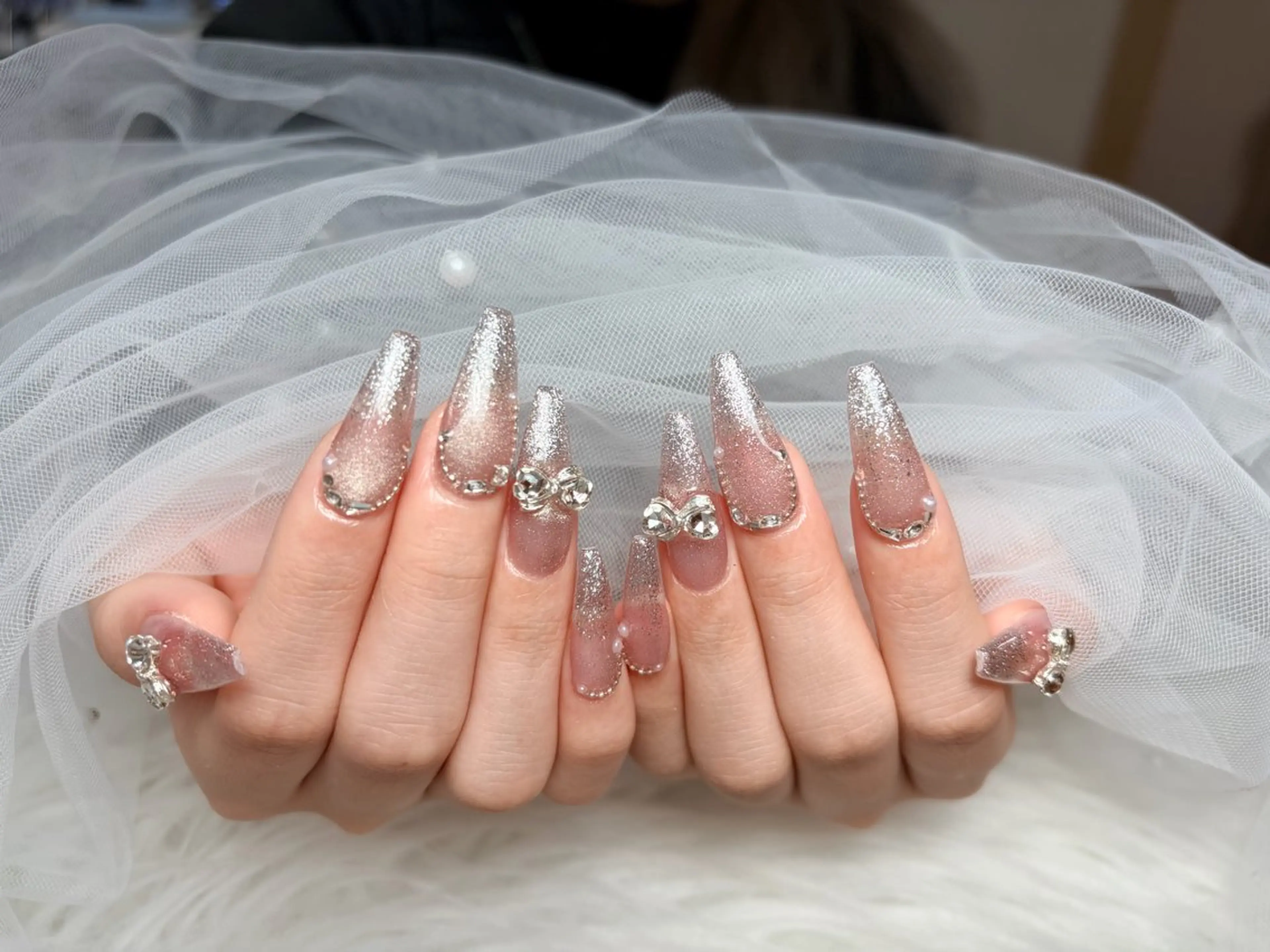 ネイル アートネイル 長さ出し ジェルネイル 韓国ネイル マグネットネイル ハンドネイル Cloudy Chan Nailのネイルデザイン