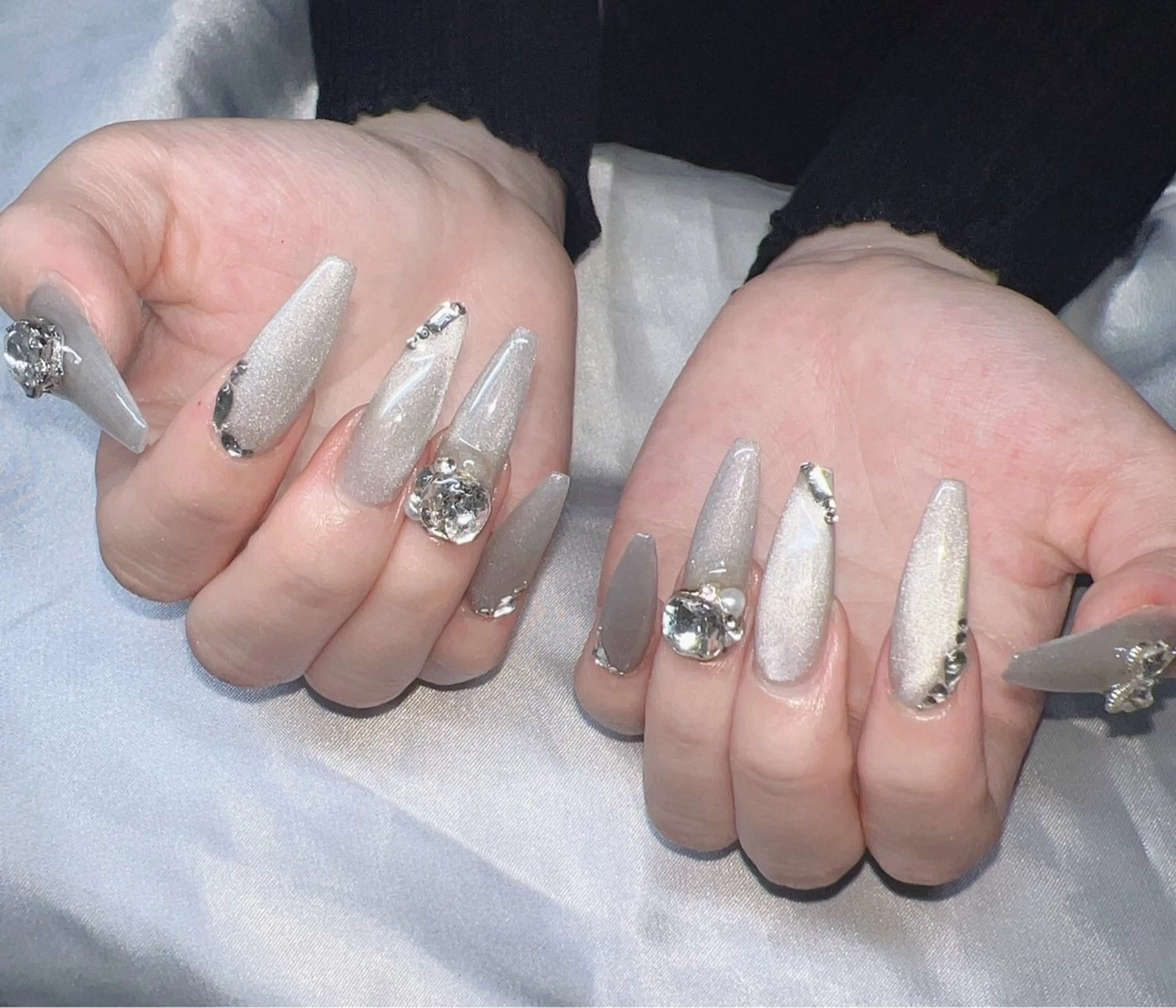 ネイル 長さ出し グラデーション 卒業式 キラキラネイル マグネットネイル Lee Nailsのネイルデザイン