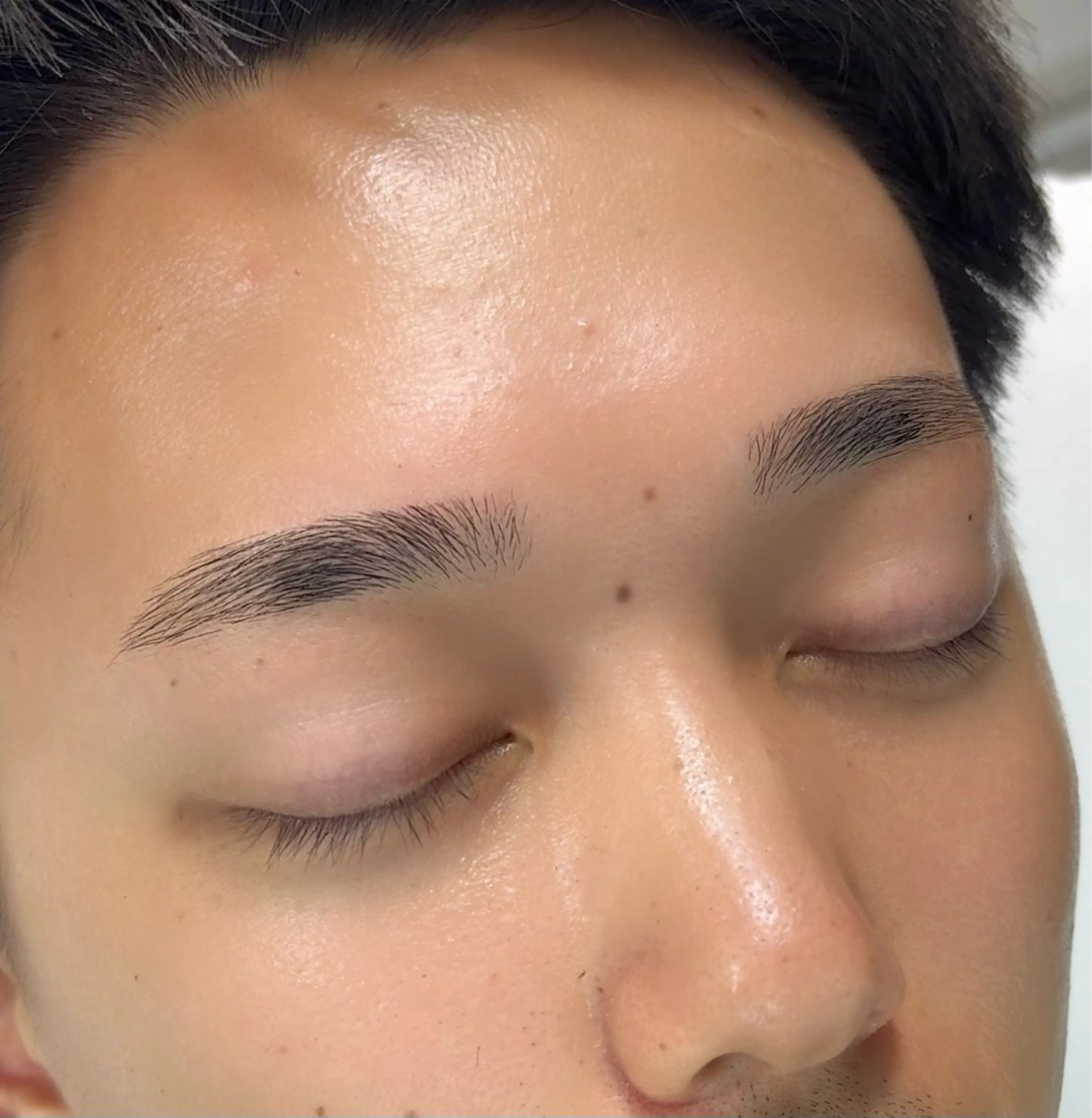 💚ハリウッドアイブロウ＋眉毛ワックス💚（レディース/メンズ）5000円（土日祝＋500円）の写真