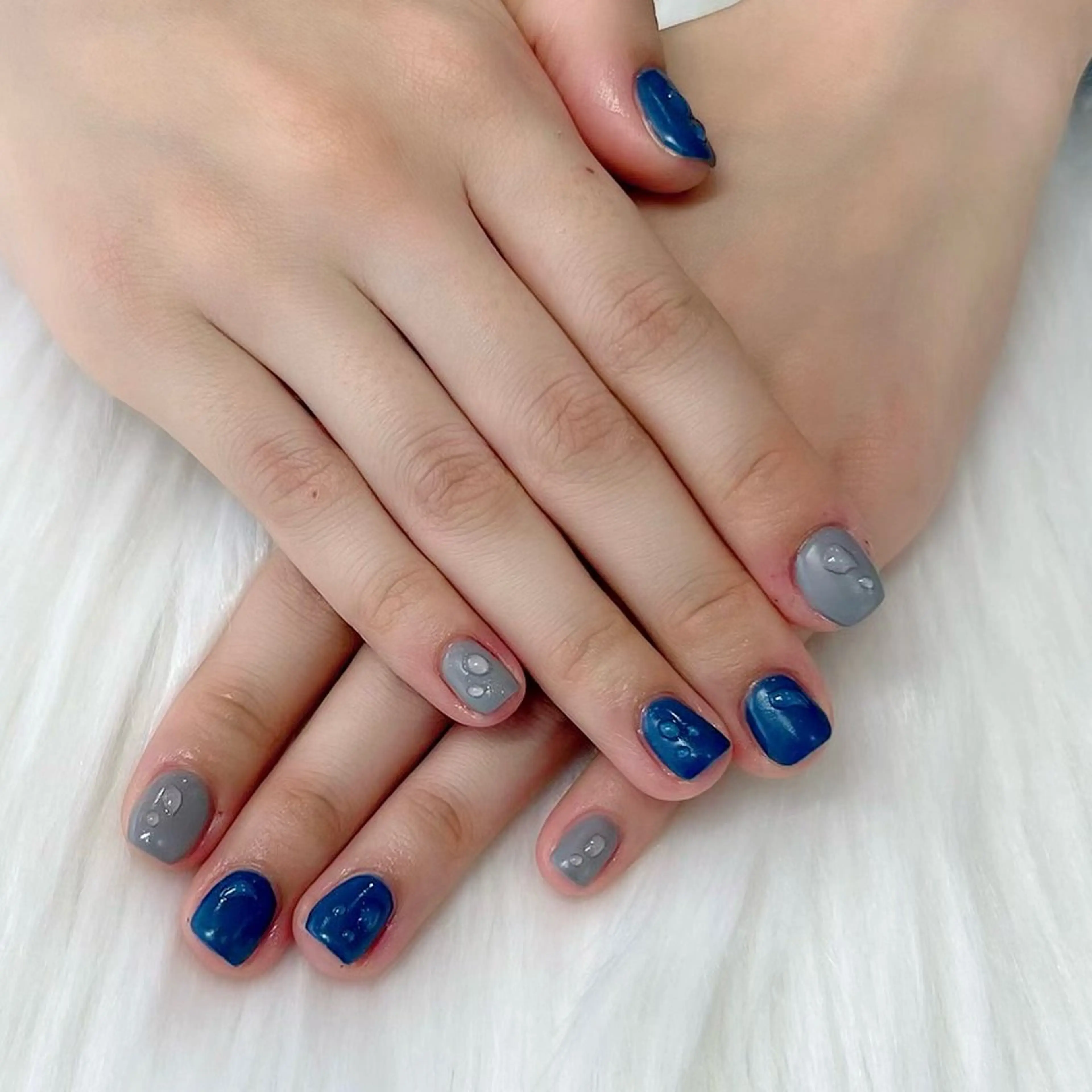 1カ月以内の再来店で付け替えオフ込みハンドジェルの写真