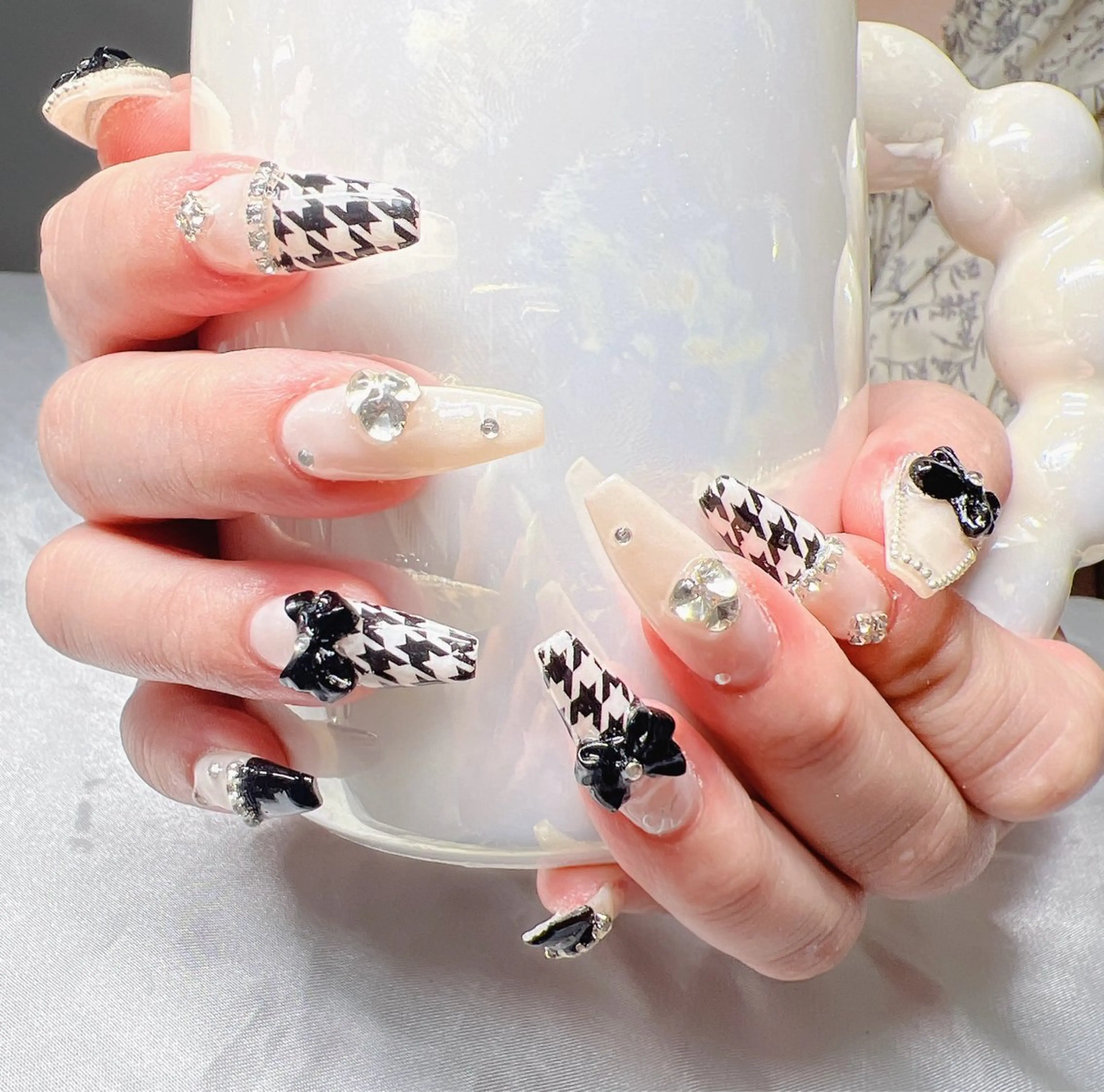 ネイル 長さ出し グラデーション 卒業式 キラキラネイル マグネットネイル ハンドネイル Lee Nailsのネイルデザイン