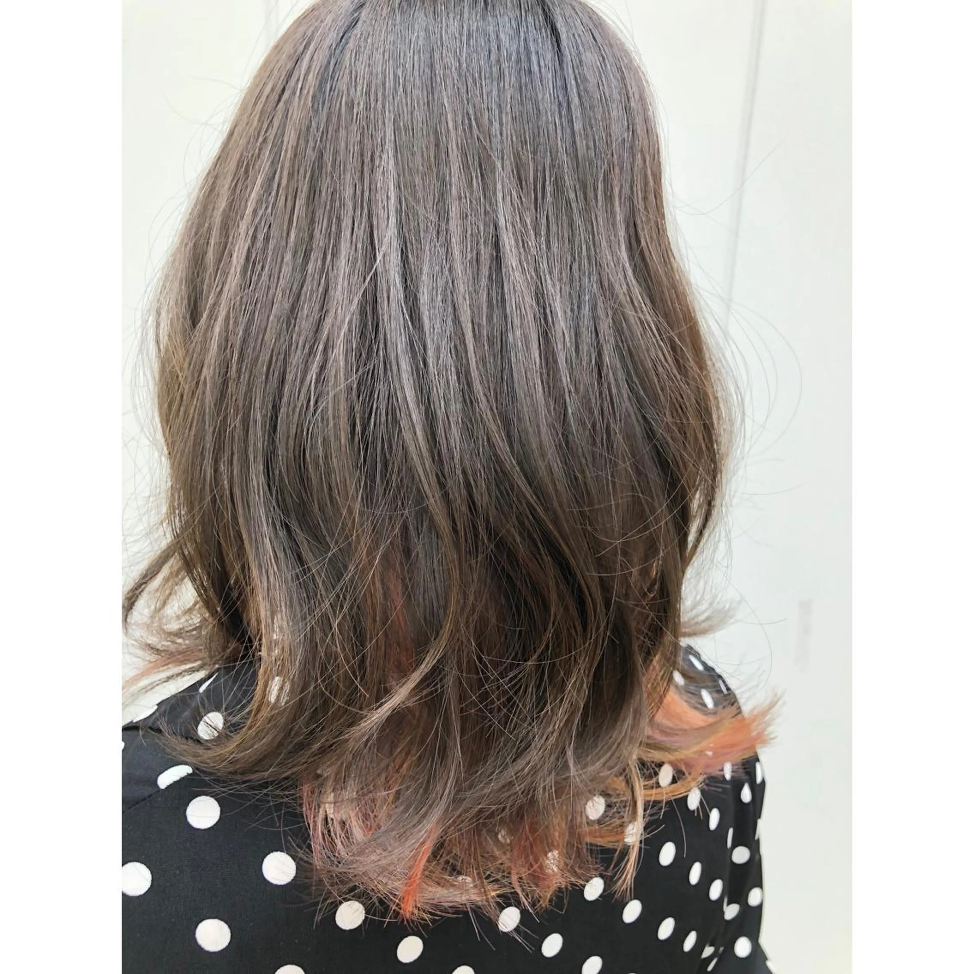 セミロング カラー ユニコーンカラー パーソナルカラー診断 できます　木曽　主博のヘアスタイル