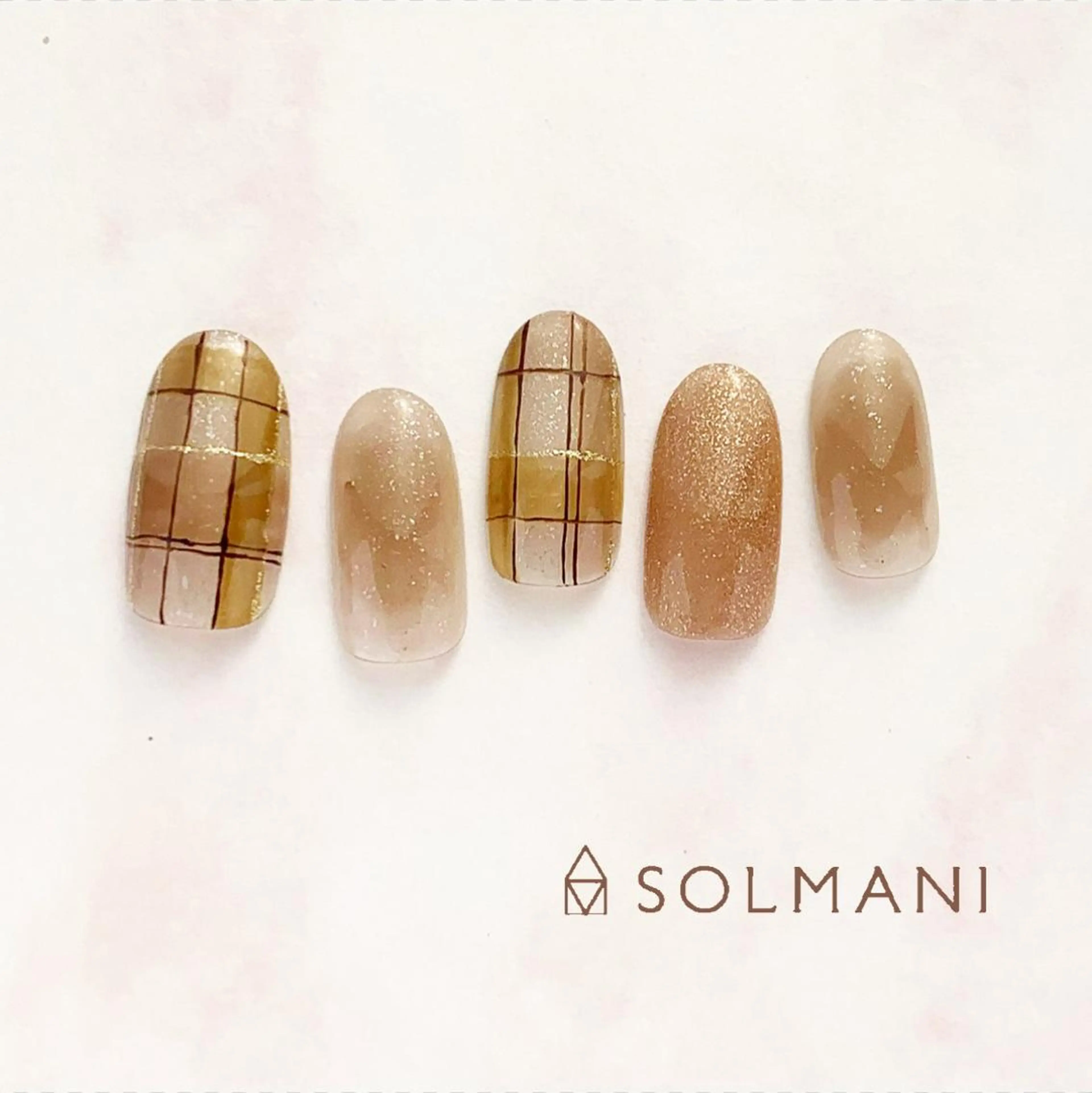 ネイル SOLMANI 予約担当のネイルデザイン