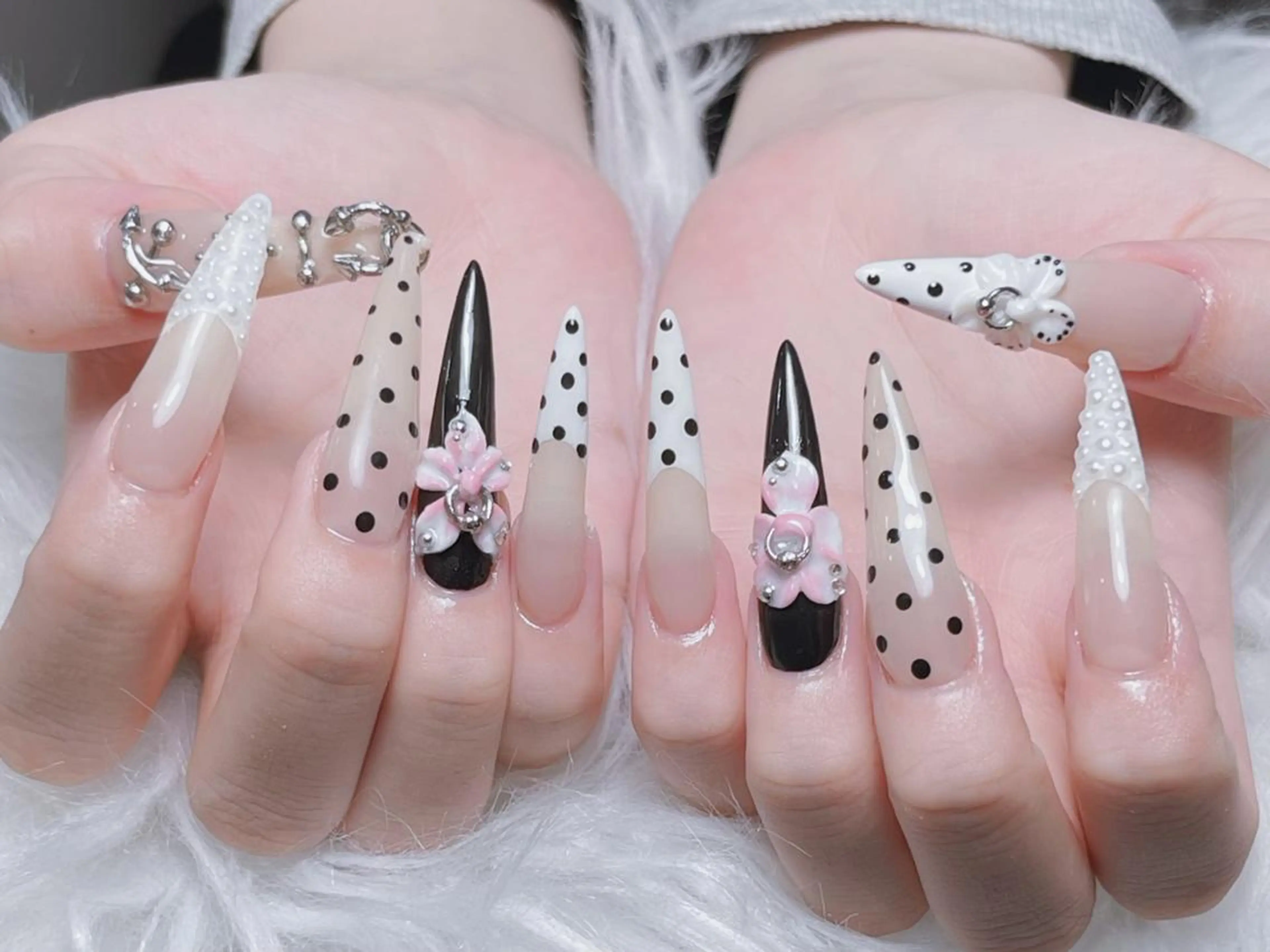 ネイル 長さ出し グラデーション 卒業式 キラキラネイル マグネットネイル ハンドネイル Belle Nail Salonのネイルデザイン