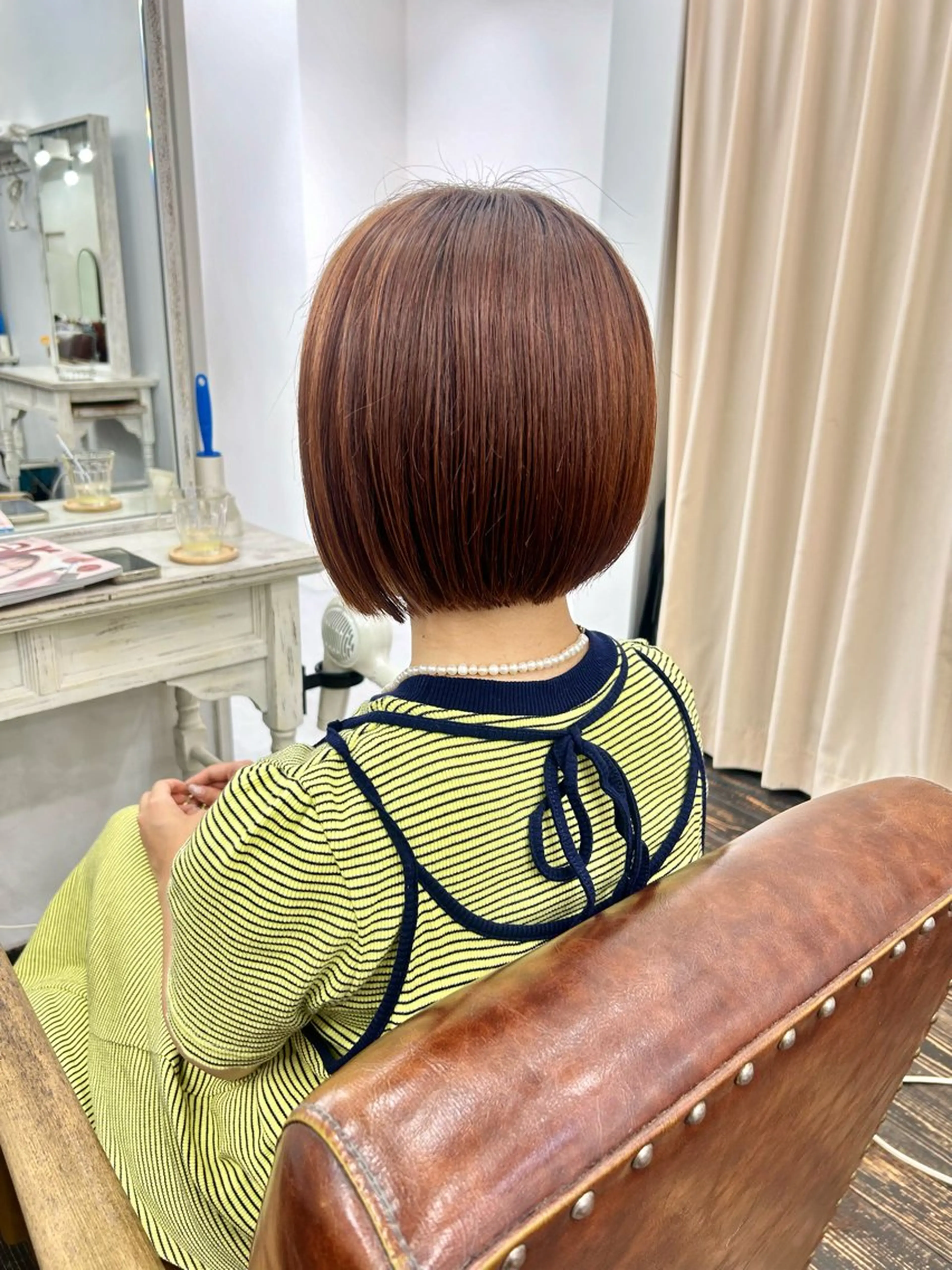 ショート レイヤー ハイトーン 暖色⭐︎KANAKOのヘアスタイル