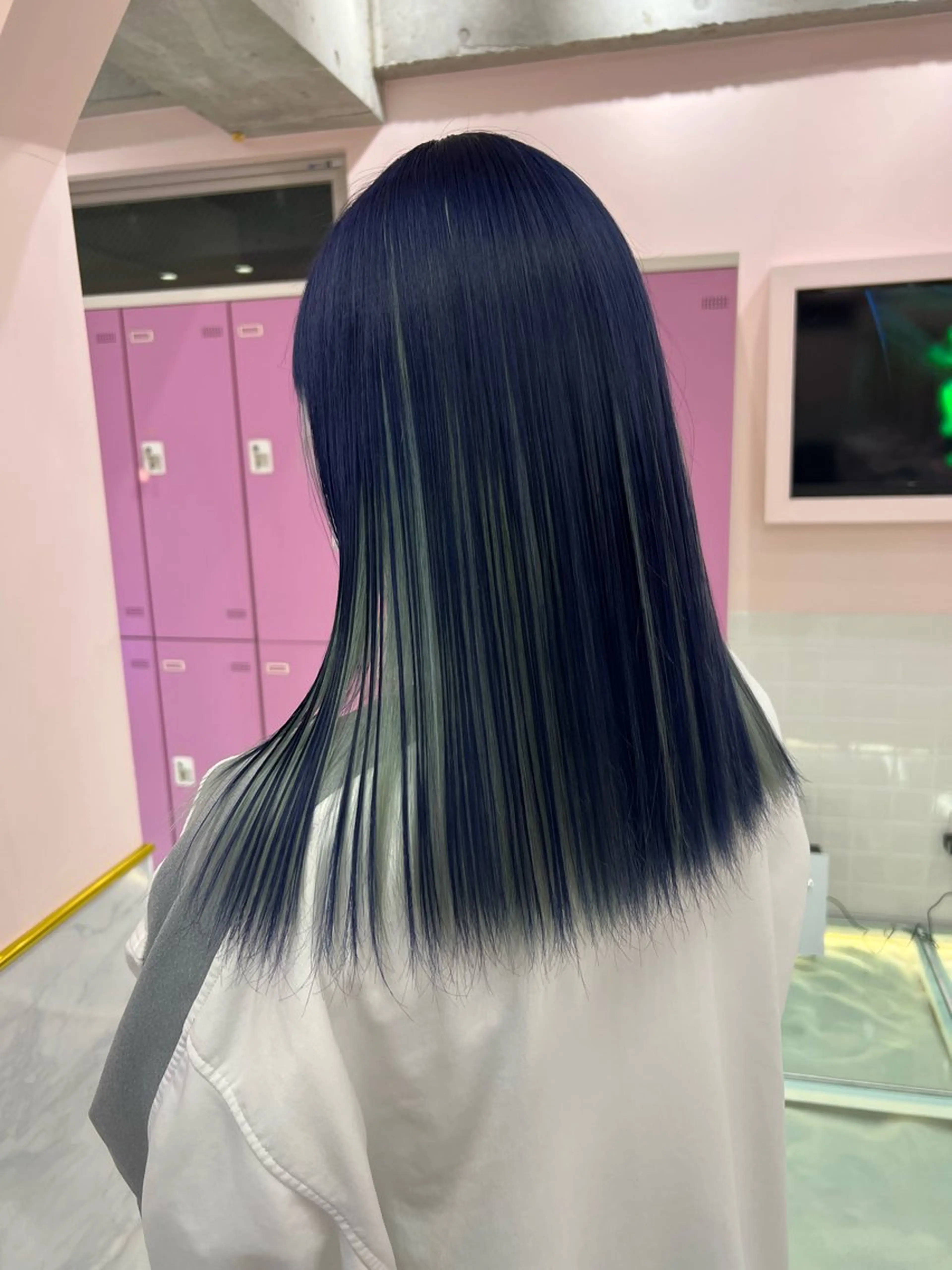 ロング カラー ヘアカラー トリートメント 美優🦕ツヤ髪 /ハイトーン🩶のヘアスタイル