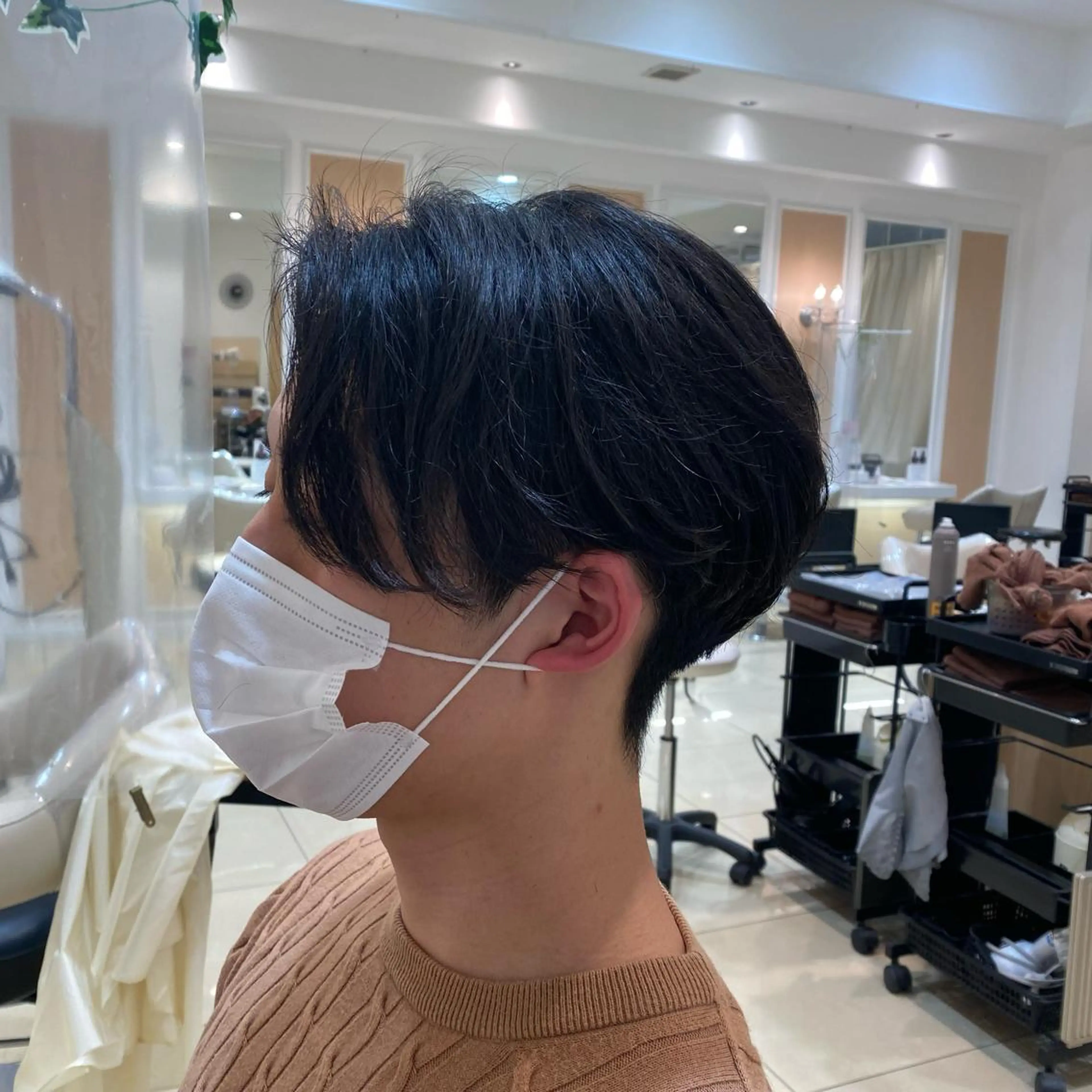 ミディアム パーマ メンズ カット パーマ メンズ特化型美容師 栗山勇人のヘアスタイル