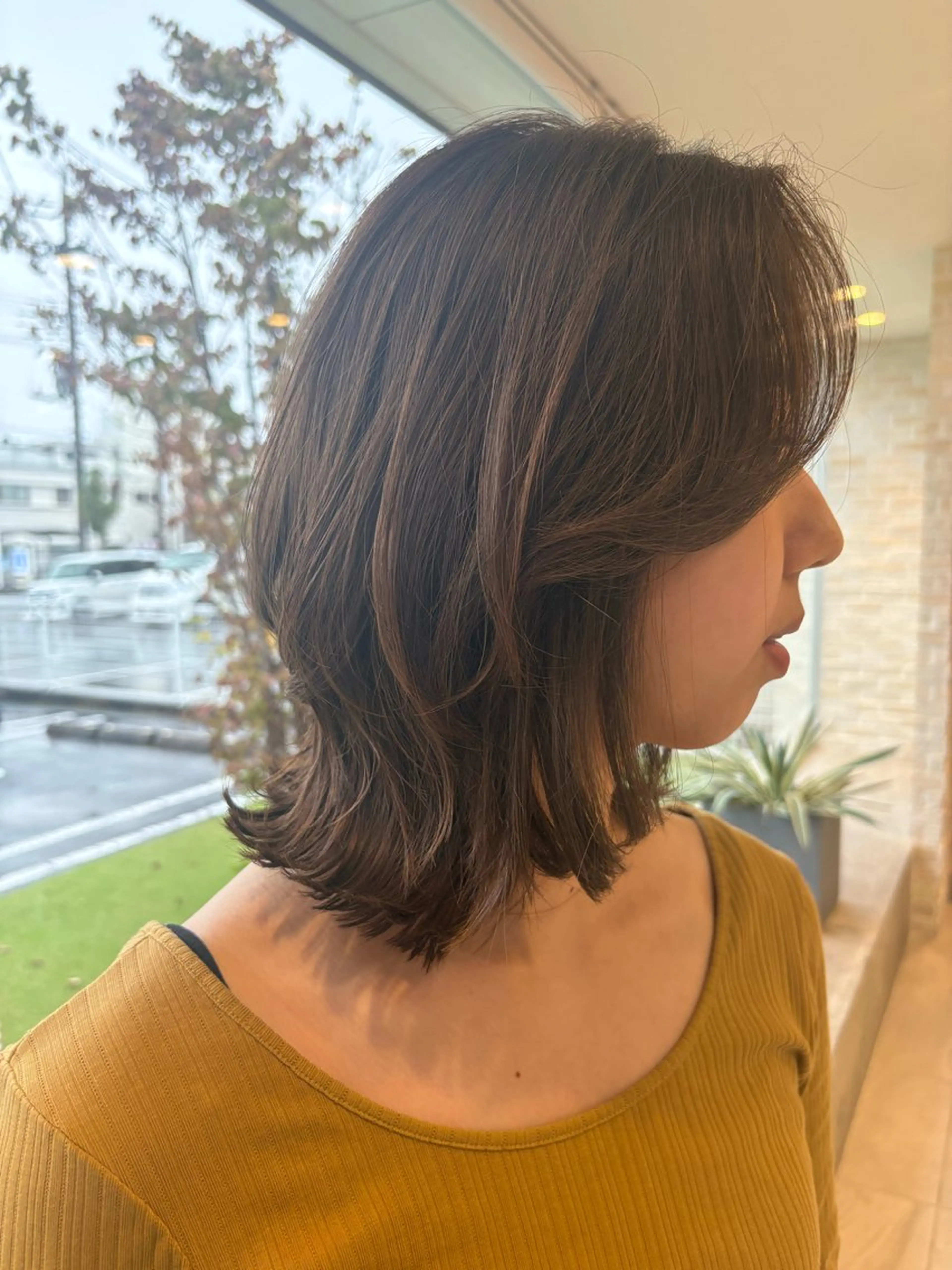 ミディアム レイヤーカット 外ハネヘア unhair千葉中央所属・豊永 幸子のヘアスタイル