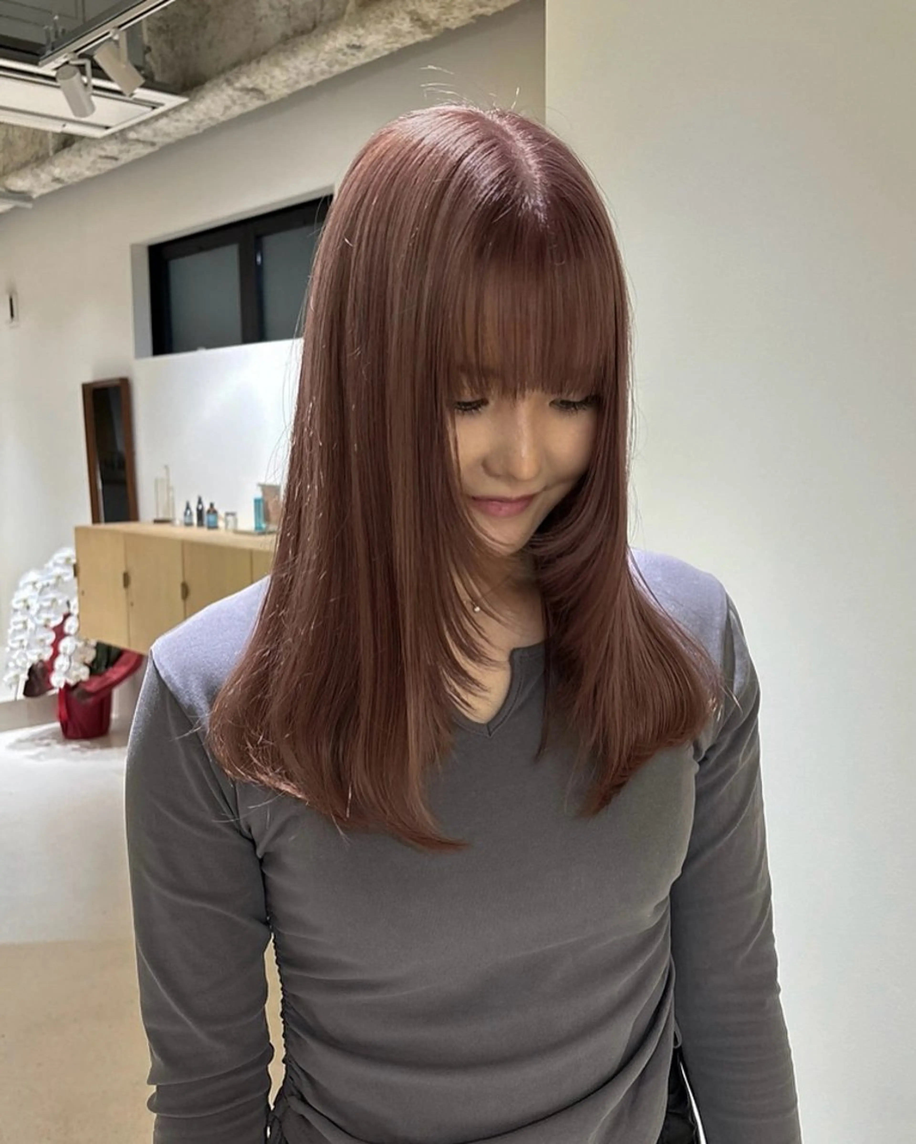 セミロング カラー 菱田 愛果のヘアスタイル