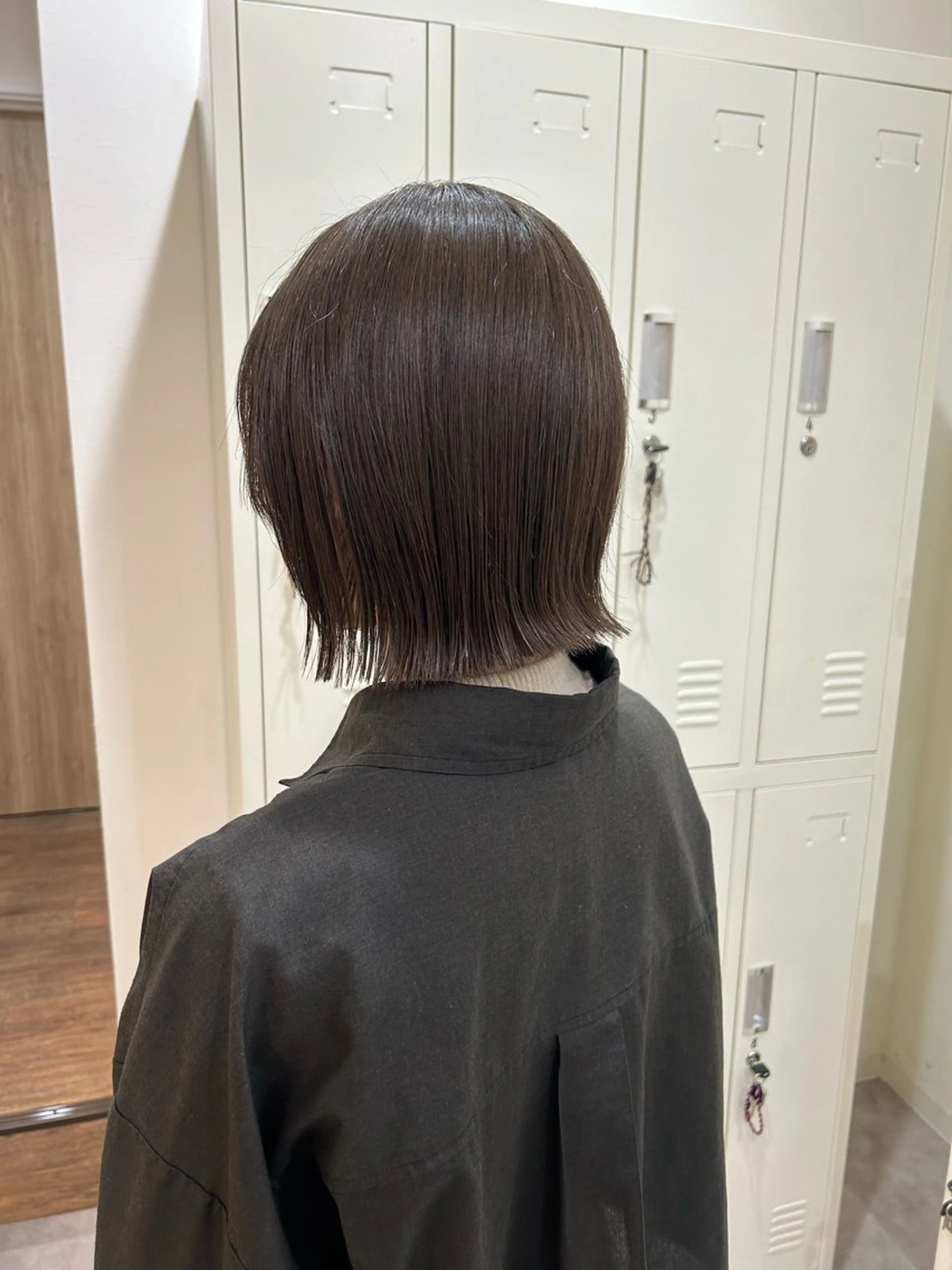 カラー 切りっぱなしボブ グレージュ カーキグレージュ ボブ ヘアカラー ボブ/ハイトーン 立川loose 下田のヘアスタイル