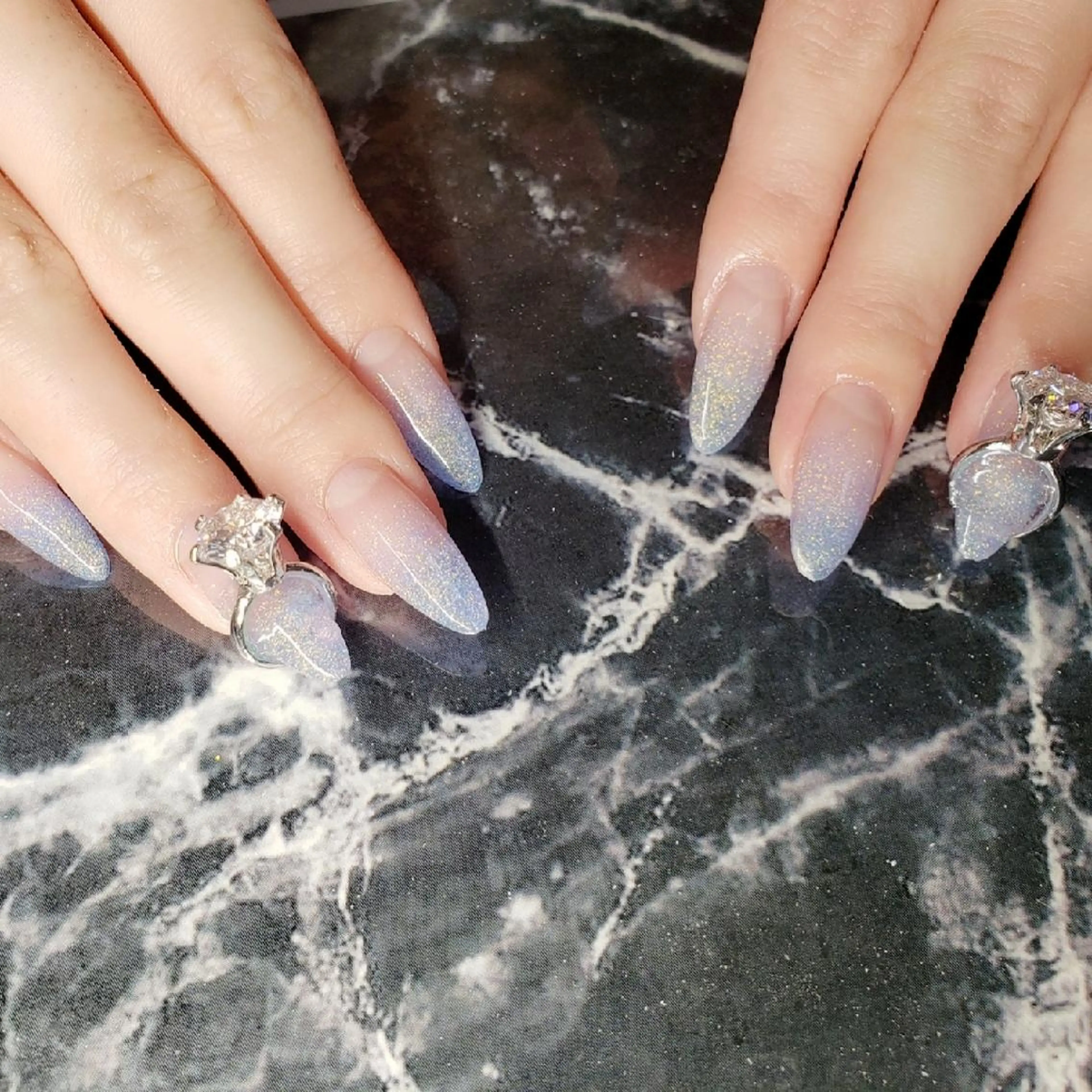 ミディアム ネイル ハンドネイル クロキ 。のネイルデザイン