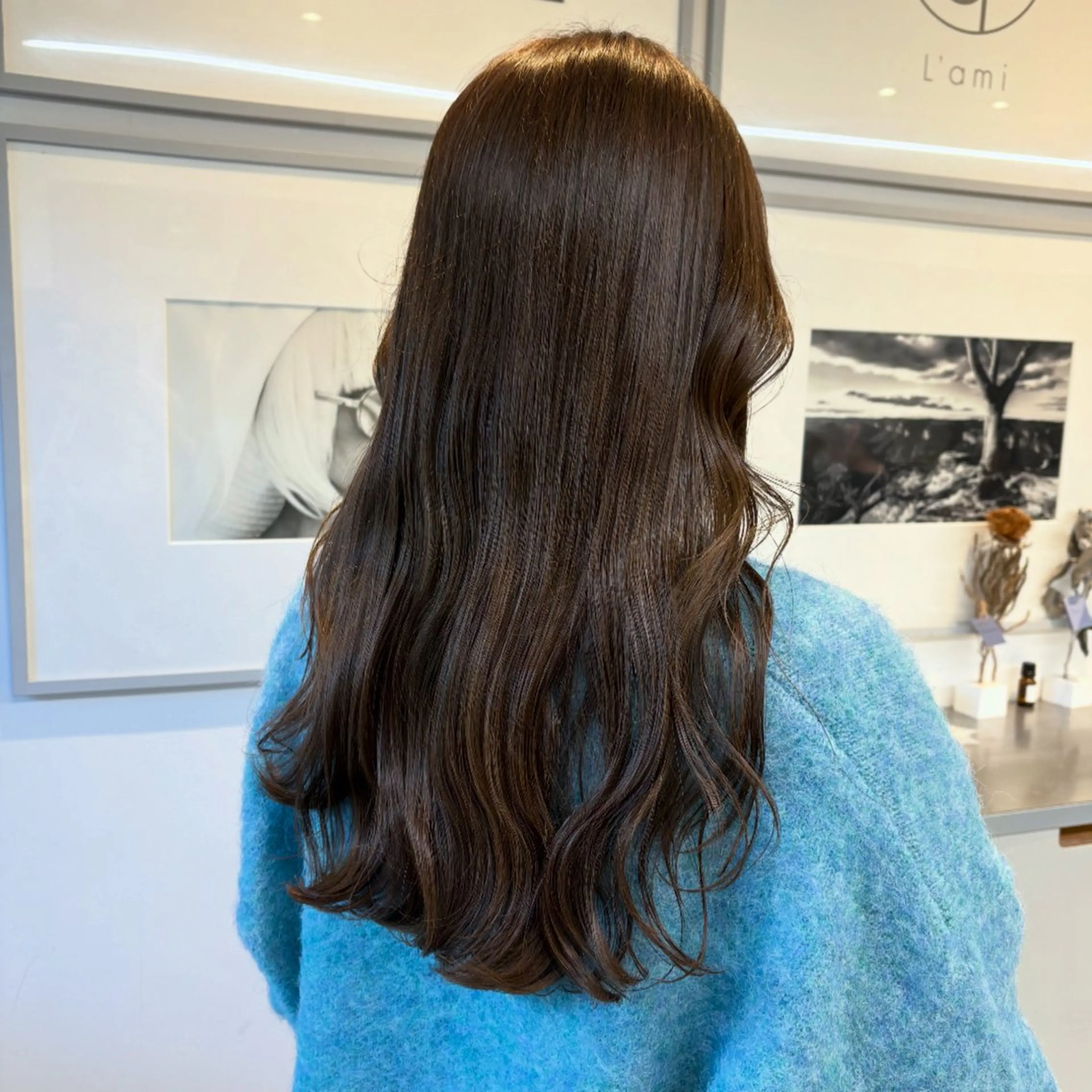 ロング カラー ベージュカラー ブラウンカラー 透明感カラー グレージュ オリーブベージュ カット ヘアカラー トリートメント ヘッドスパ ヘアセット カジュアルを女っぽく 𝗮𝘆𝗮𝗰𝗼のヘアスタイル