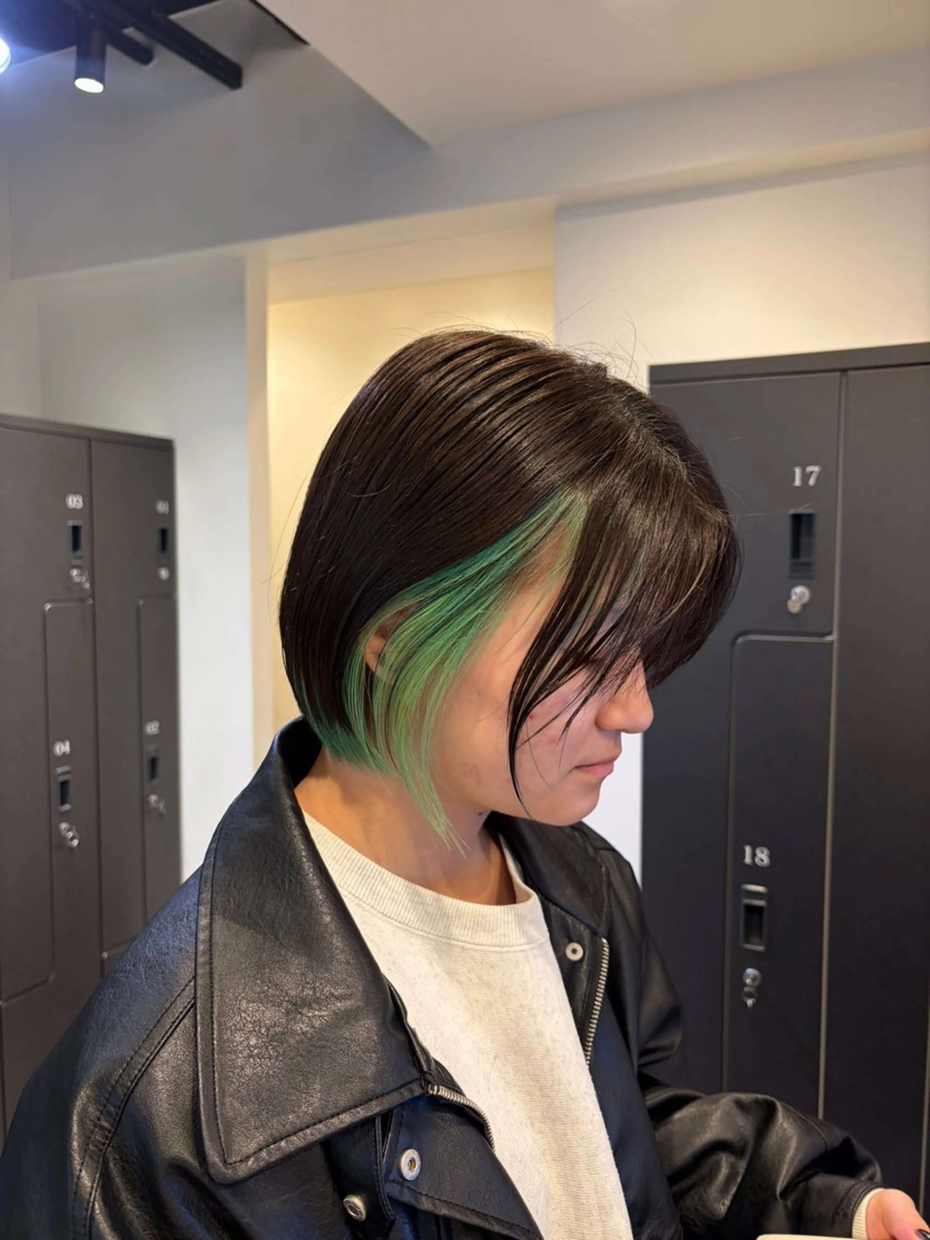 ショート ヘアカラー 中川 蓮のヘアスタイル