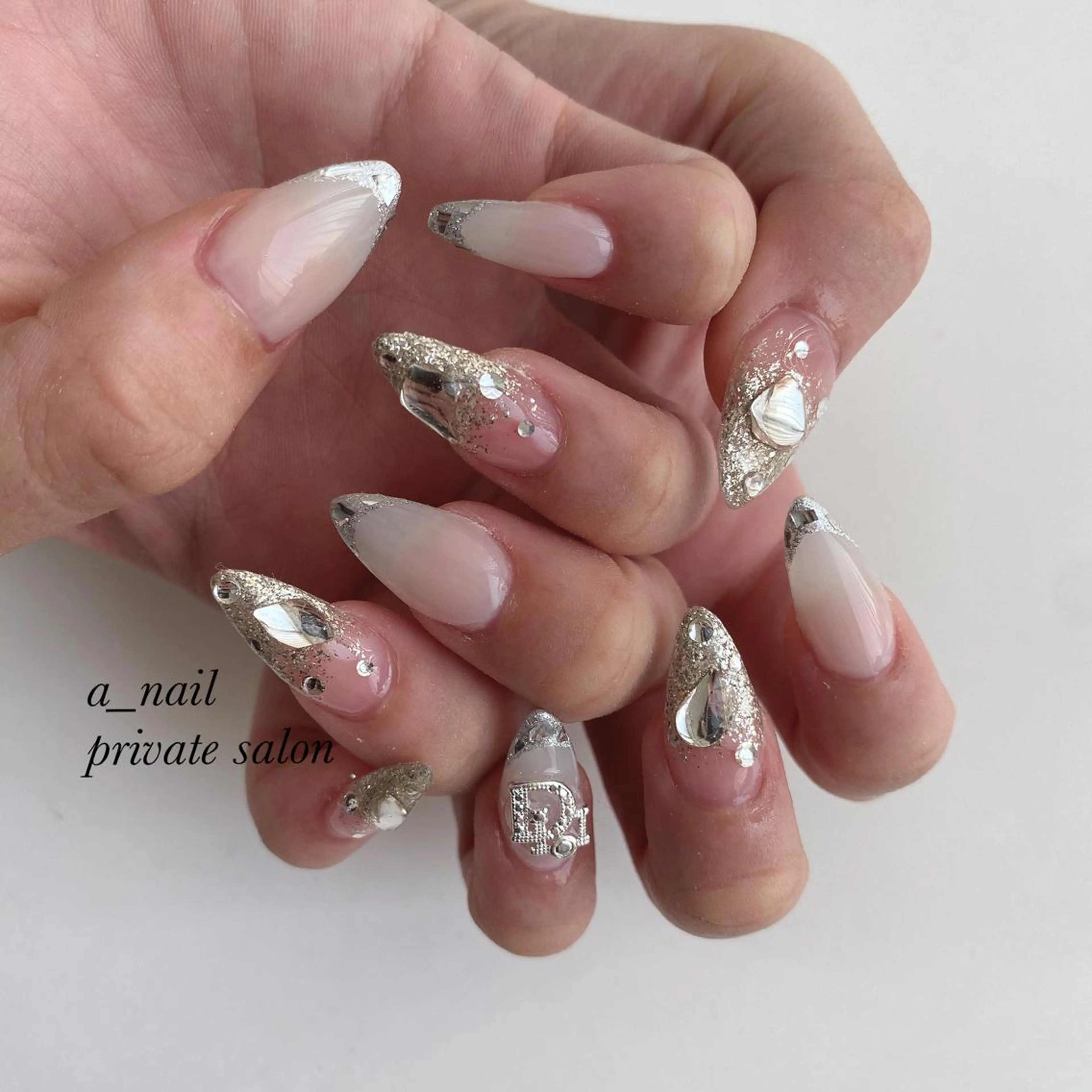 ネイル アニマル柄 フレンチネイル ジェルネイル 氷ネイル・うるうるネイル レース 菅 恵奈のネイルデザイン
