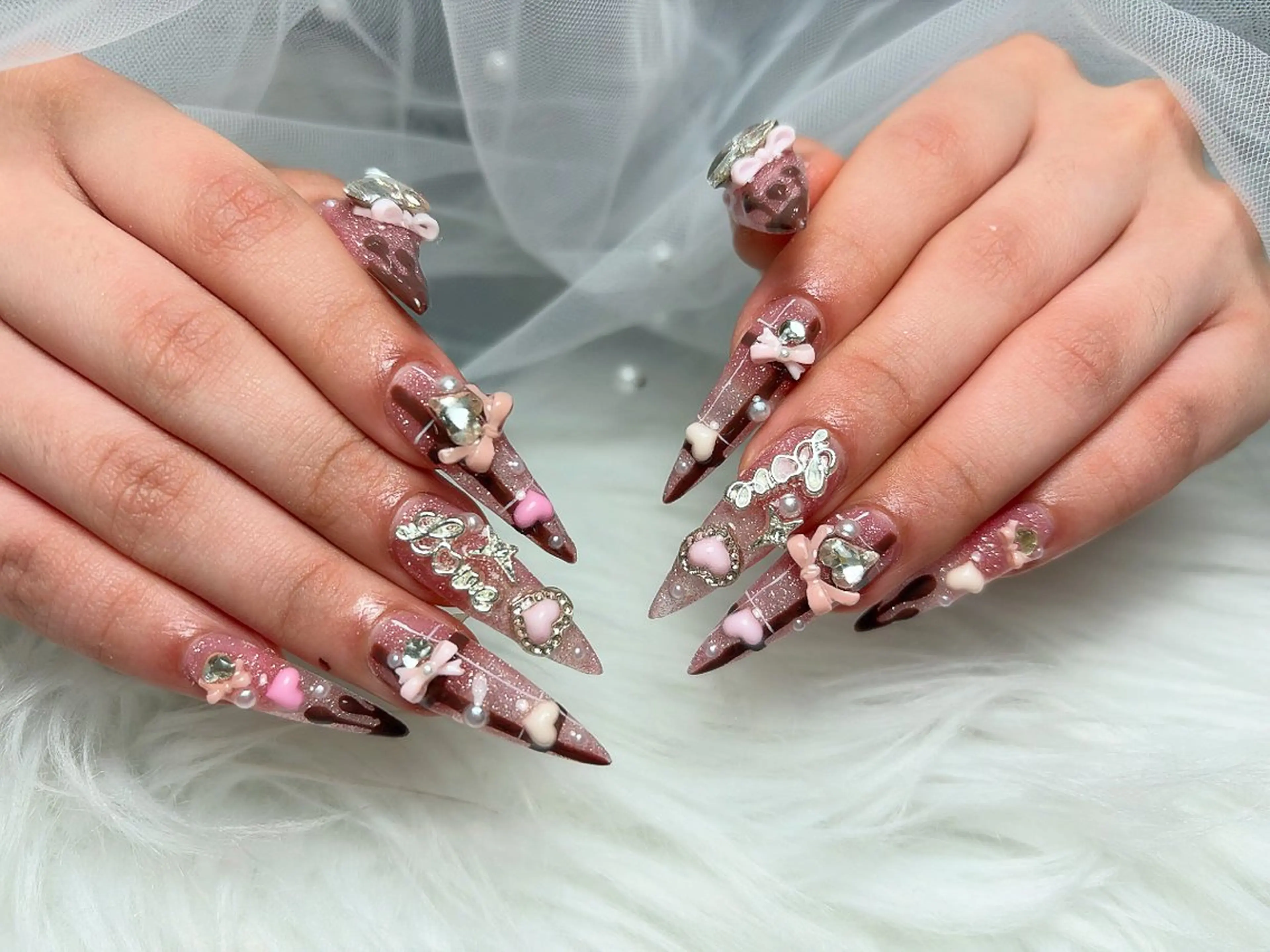 ネイル アートネイル 長さ出し ジェルネイル 韓国ネイル マグネットネイル ハンドネイル Cloudy Chan Nailのネイルデザイン