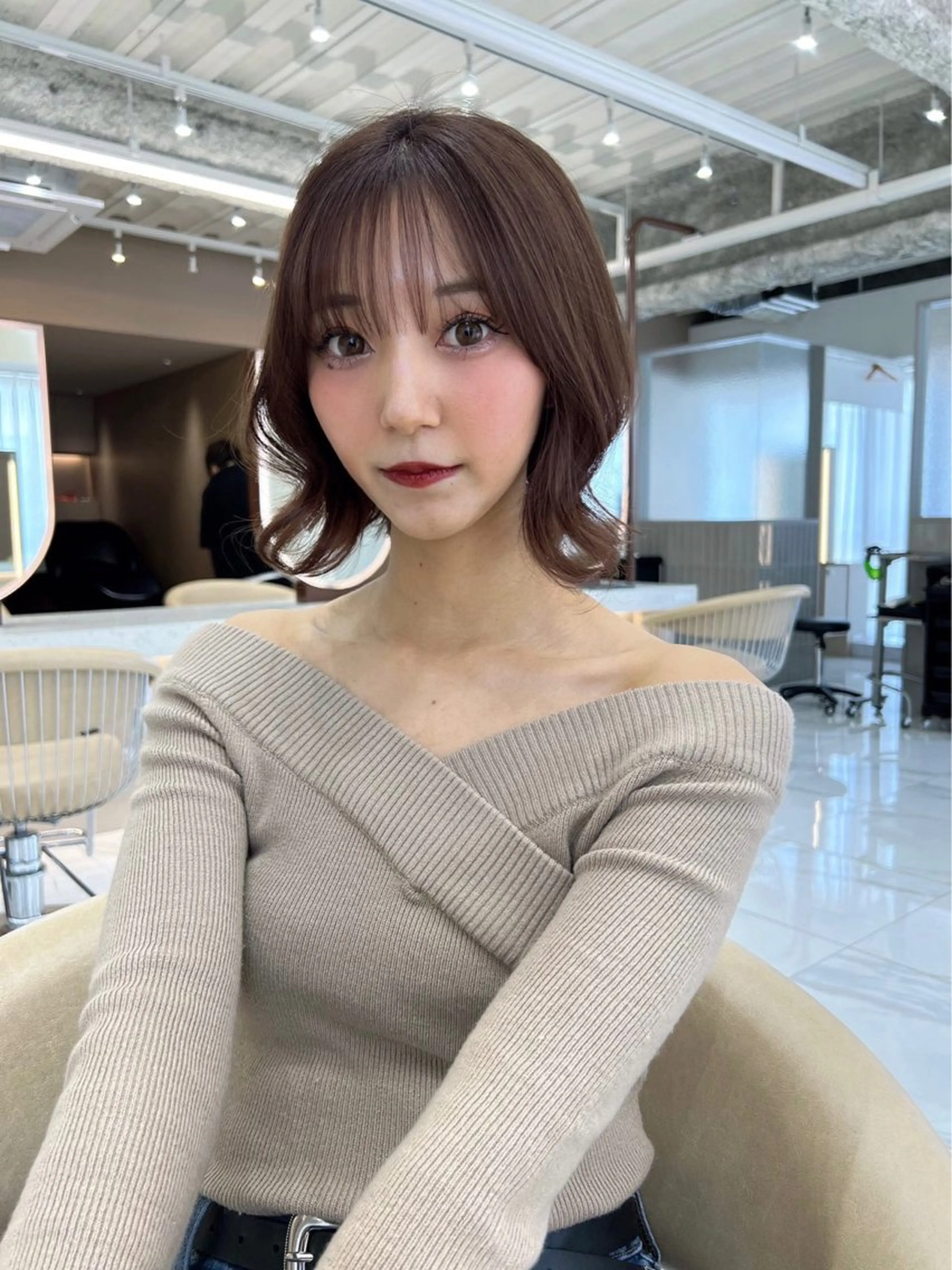 ミディアム 岡田準希/韓国/透明 感カラー/美髪矯正のヘアスタイル