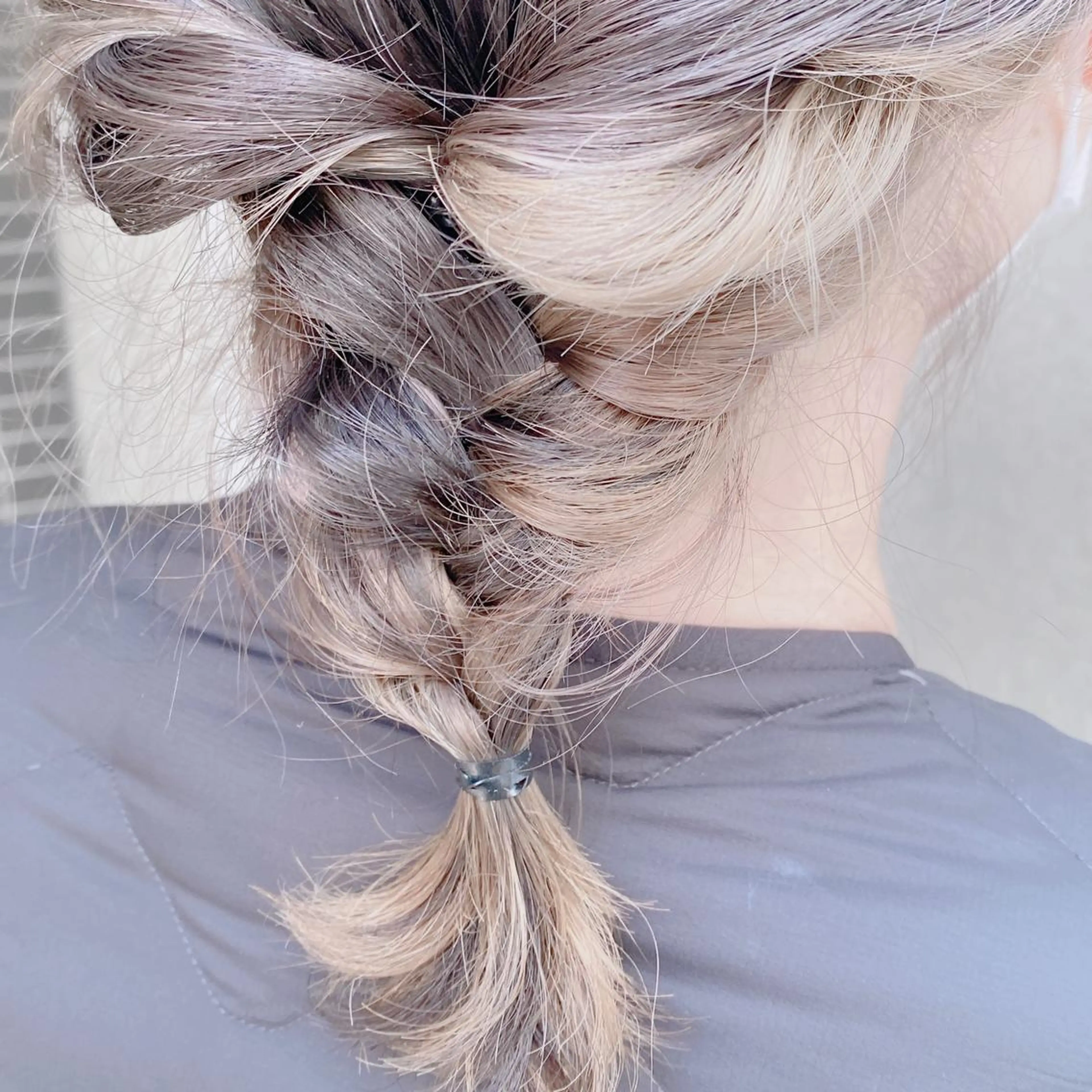 カラー SAKA GUCHIのヘアスタイル