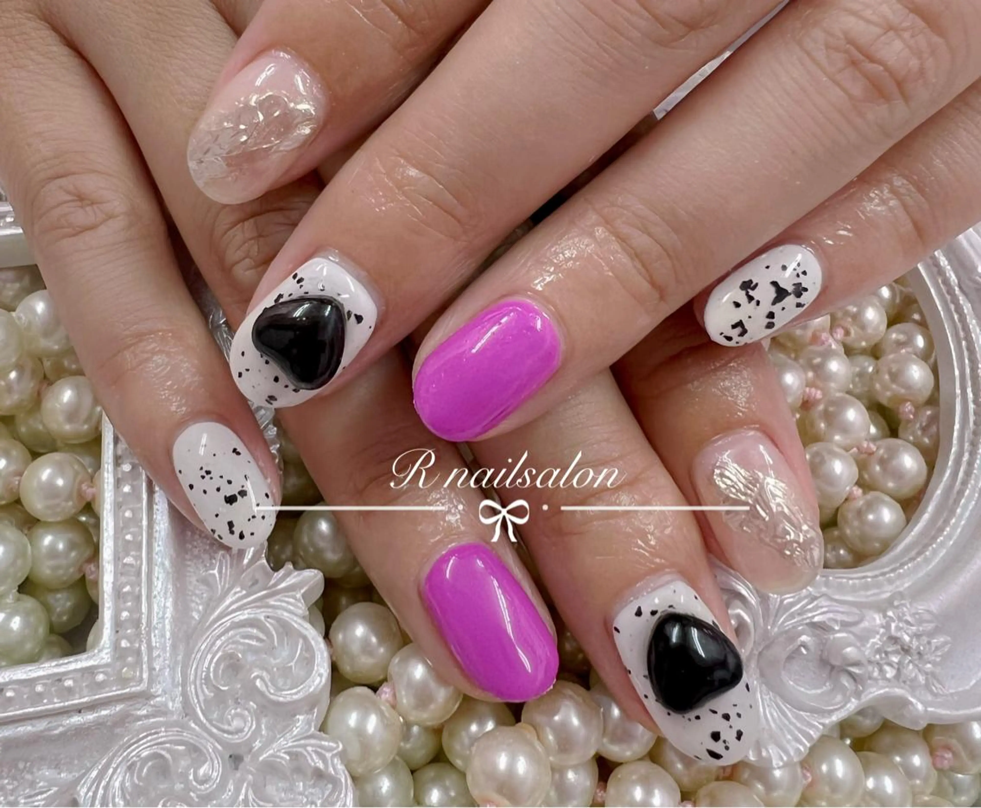 ミディアム R NAILSALONのネイルデザイン