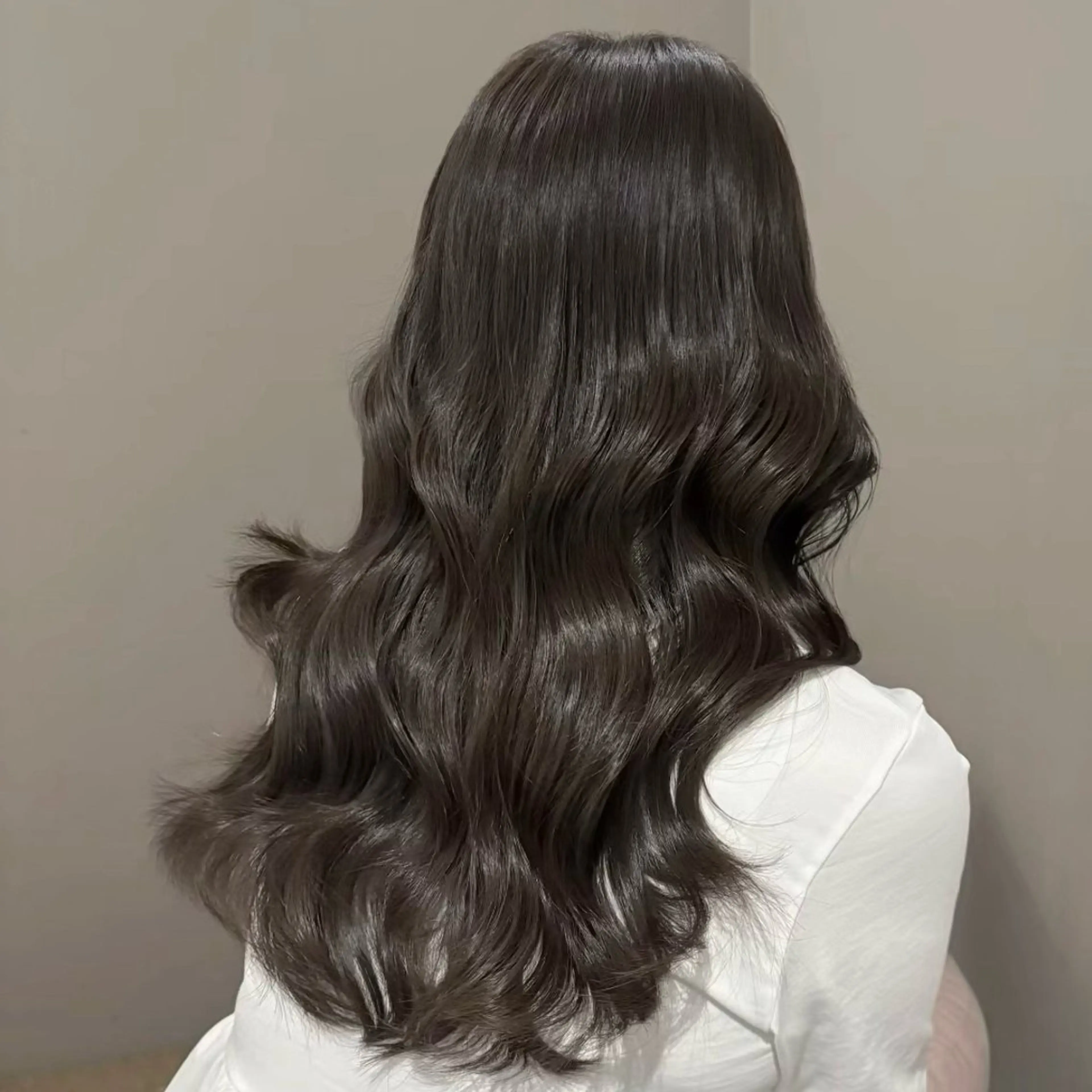 セミロング カラー グレージュ🐰透明感 カラー🫧akihoのヘアスタイル