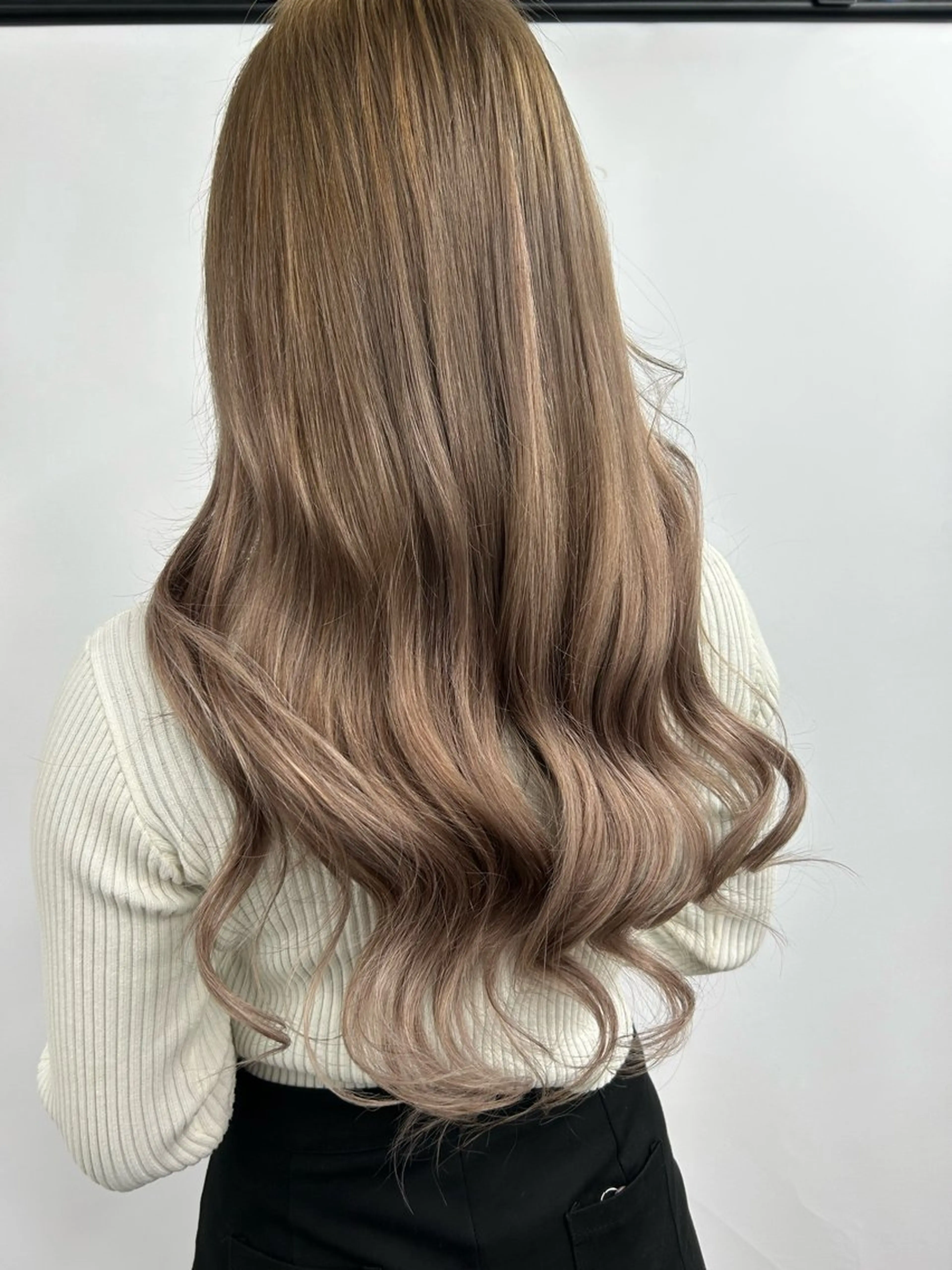 ロング カラー シールエクステ ベージュカラー ダブルカラー ハイトーンカラー ミルクティーベージュ alpha. カラーエクステ下妻のヘアスタイル