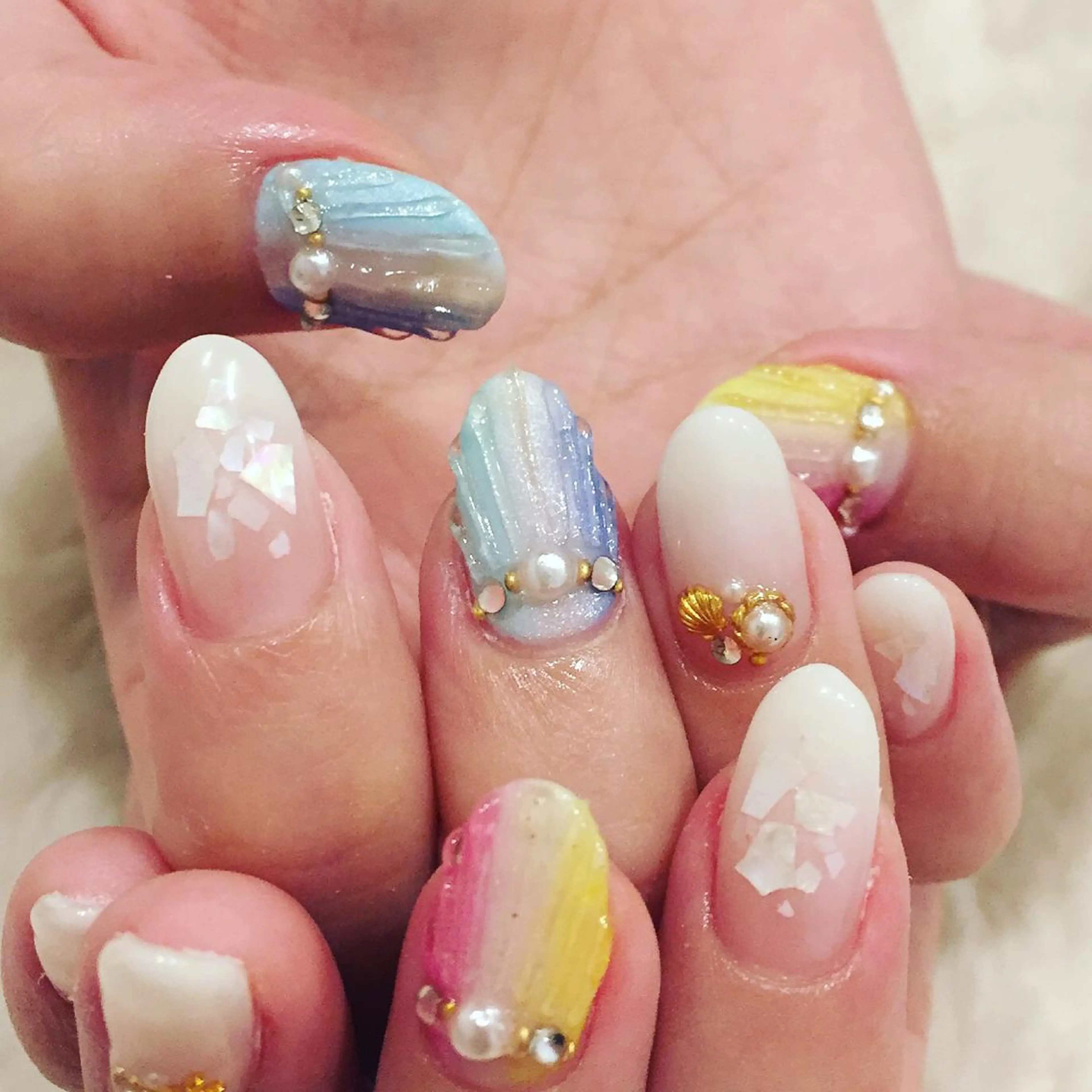 ネイル ジェルネイル 東 千夏のネイルデザイン