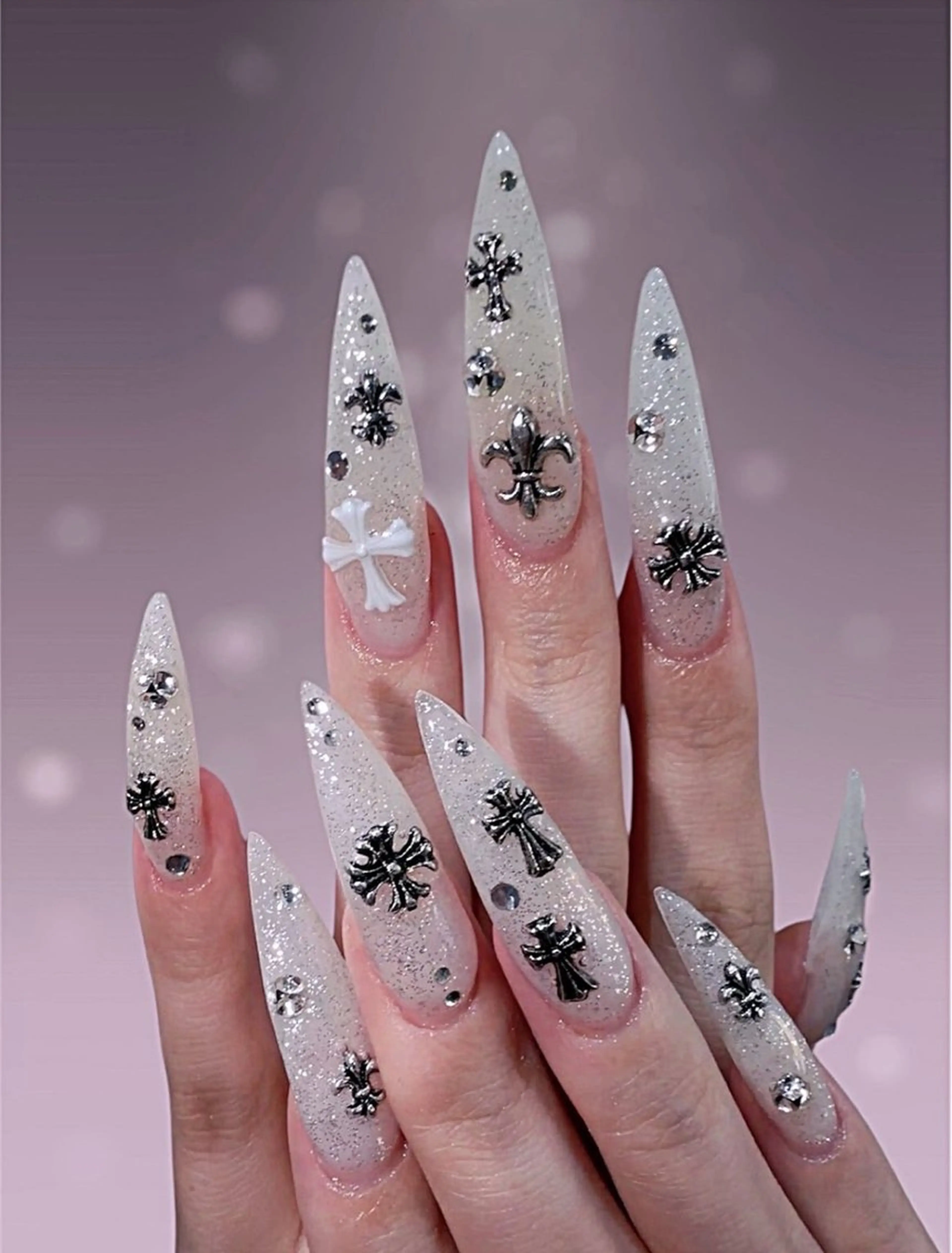 ネイル キラキラネイル マグネットネイル ぷっくりネイル 春ネイル ワンホンネイル ハンドネイル Lyna 池袋のネイルデザイン