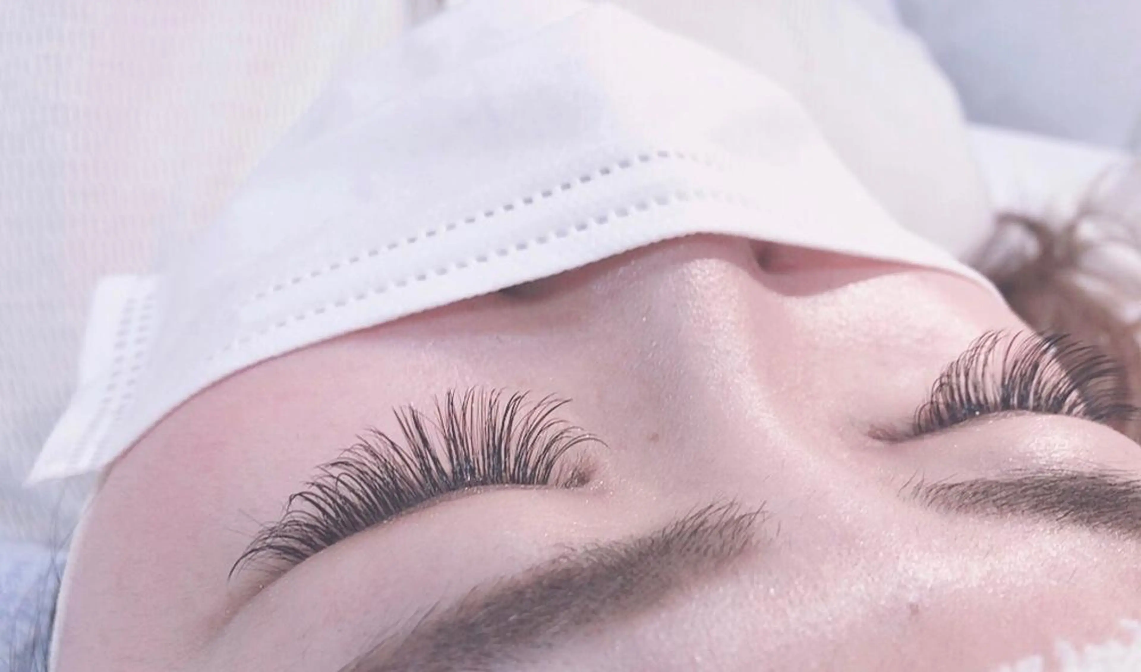 マツエク・マツパ 付け放題 ボリュームラッシュ 藤井 美穂の眉毛・アイブロウイメージ