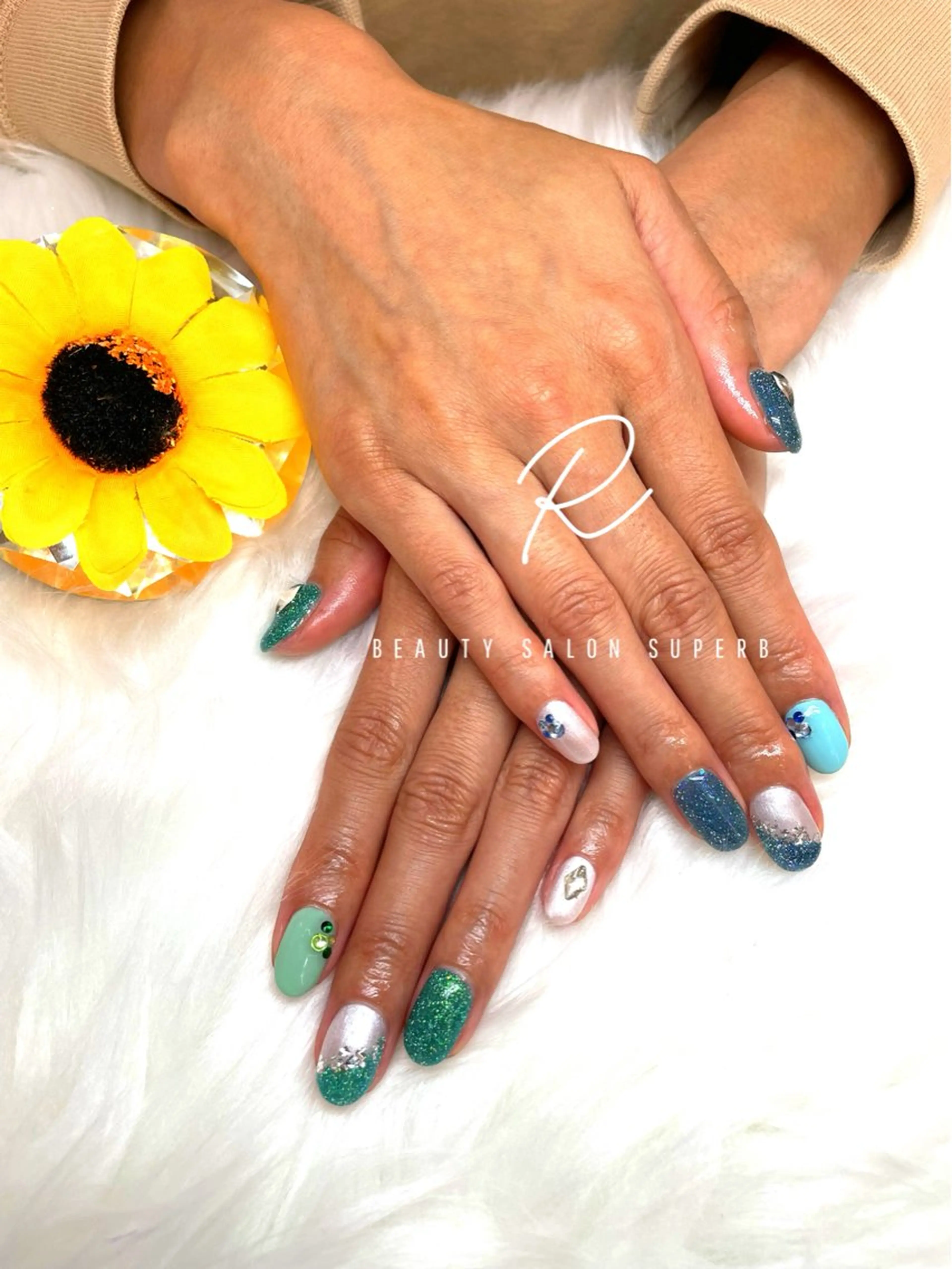 ネイル R MIIのネイルデザイン