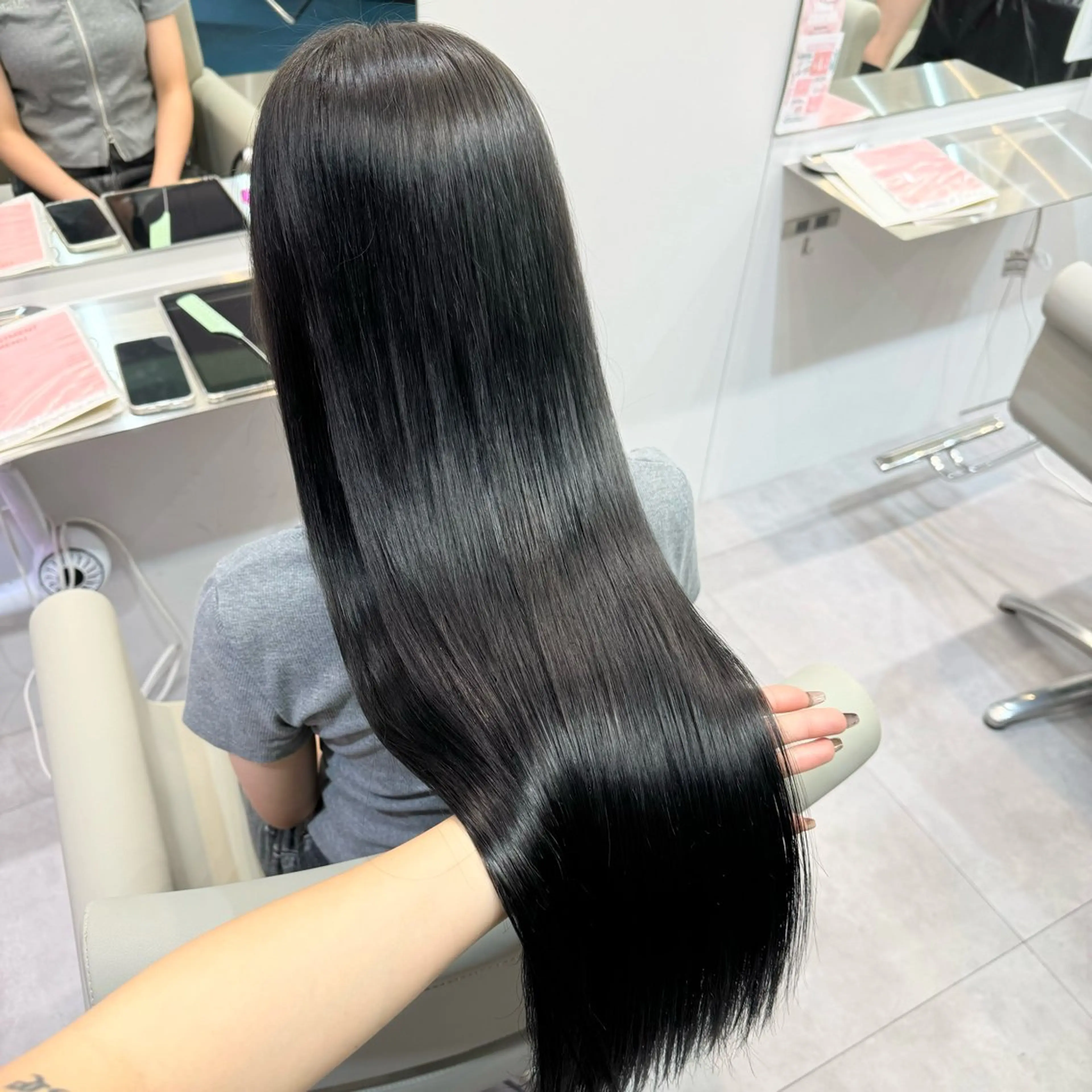 ロング R 横浜【アール】所属・ハイトーン/韓国 ヘア momo˚✧₊のヘアスタイル