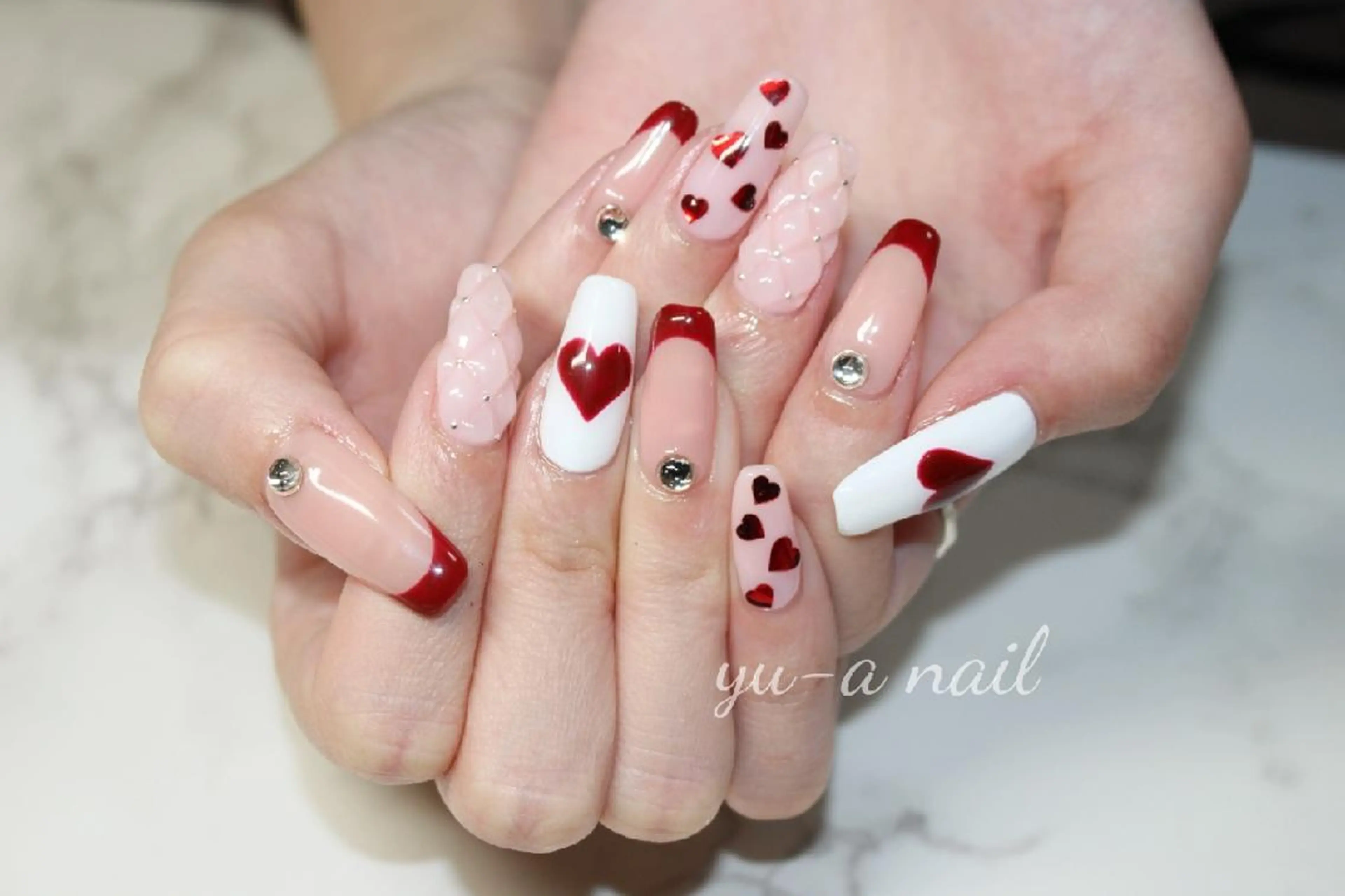 ネイル ハンドネイル ネイル＆ホワイトニング   Yu-a所属・yu-a  スカルプ ネイルakiのネイルデザイン