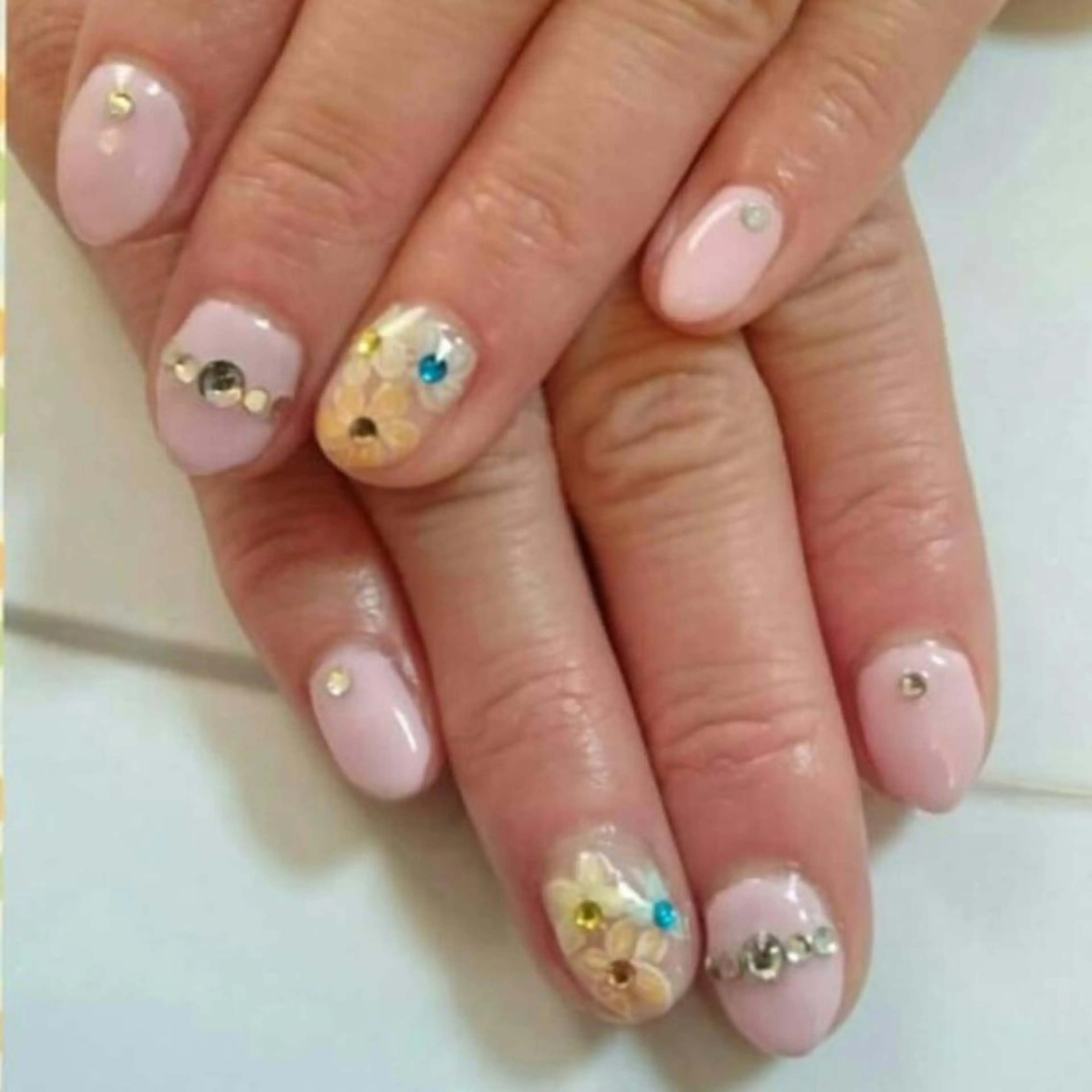 ネイル 田代 夏子のネイルデザイン