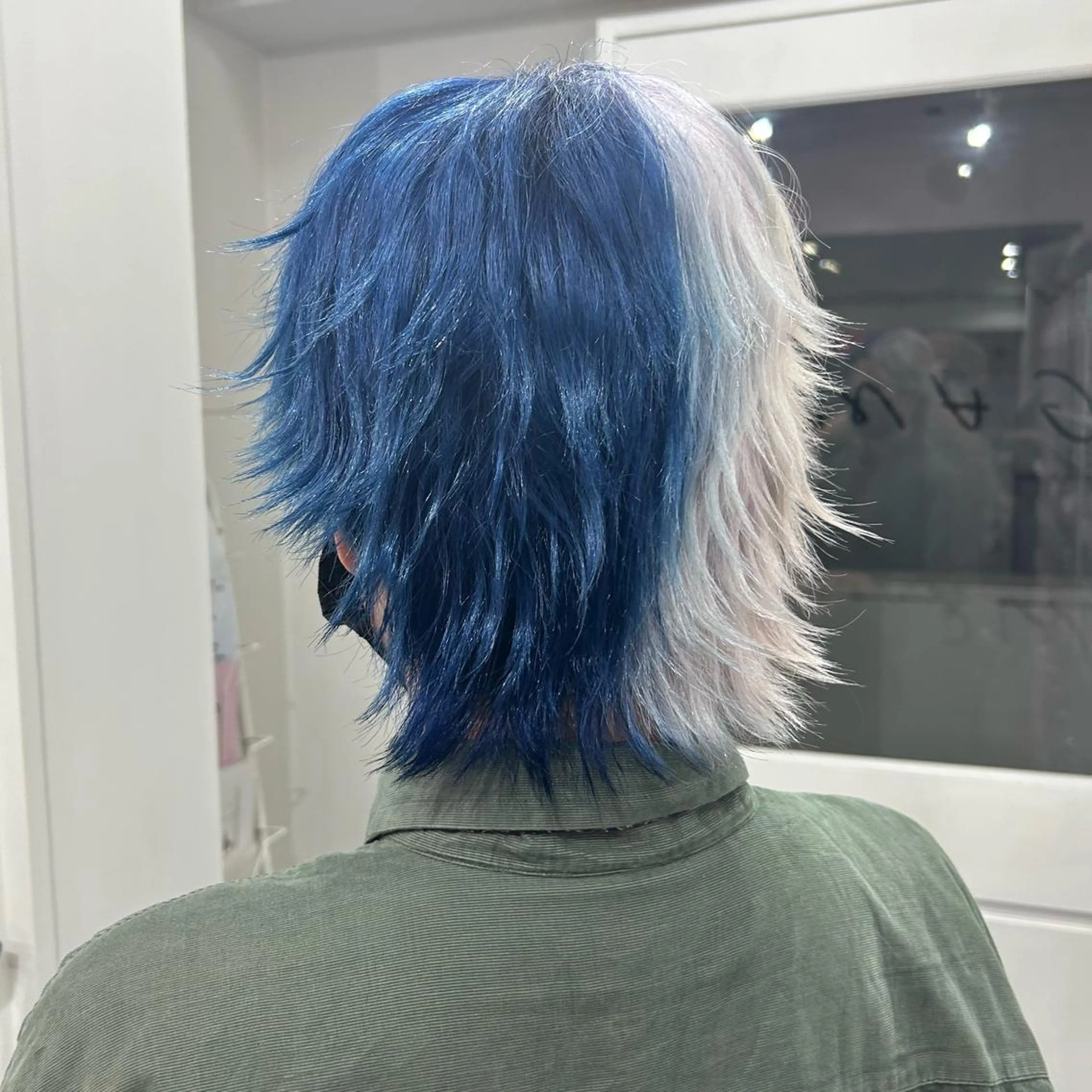 ショート カラー ハイトーン/ウルフ /小澤凌祐🦕のヘアスタイル