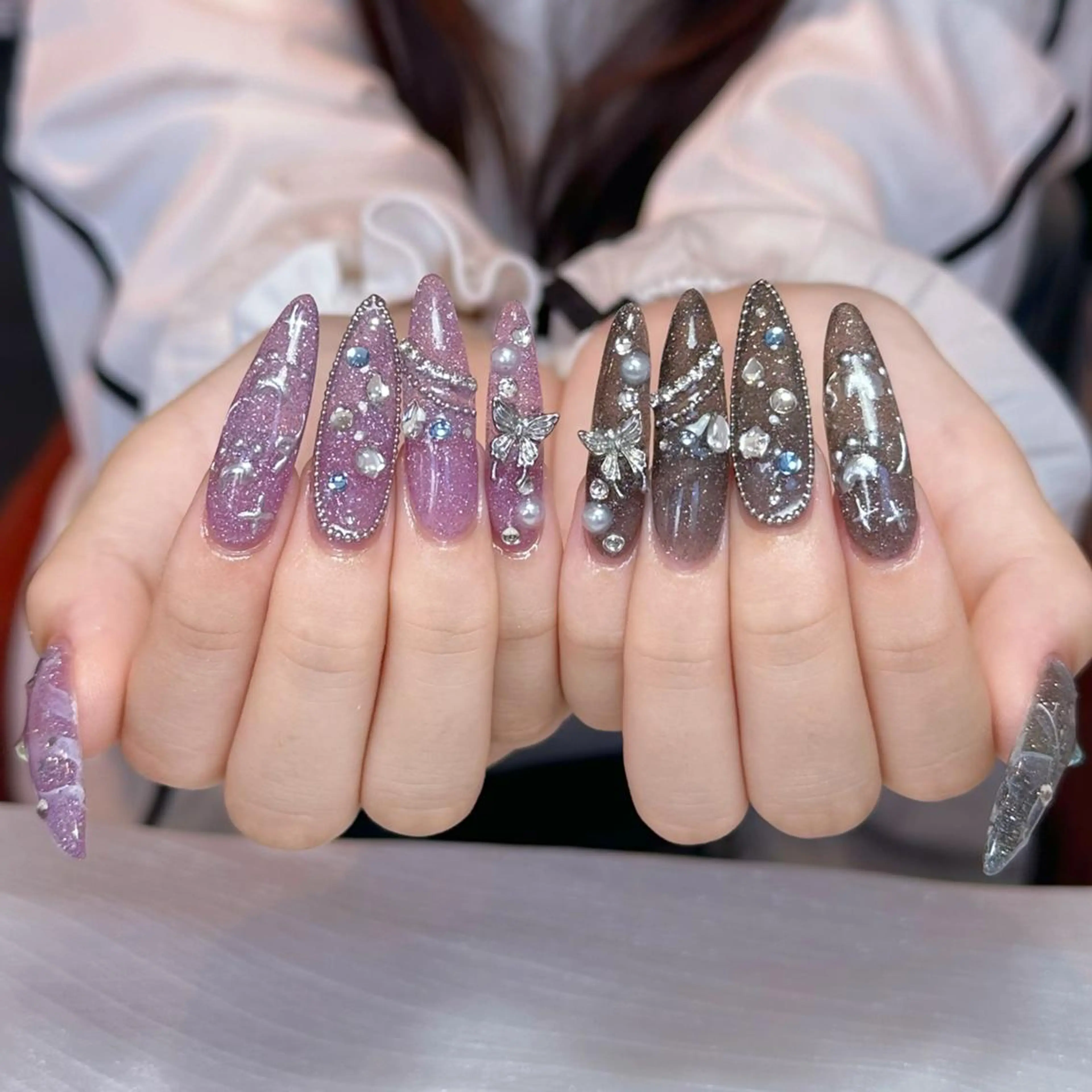 ネイル アートネイル オーロラネイル ガーリー キラキラネイル 韓国ネイル ハンドネイル DIANMOND NAIL🌸のネイルデザイン