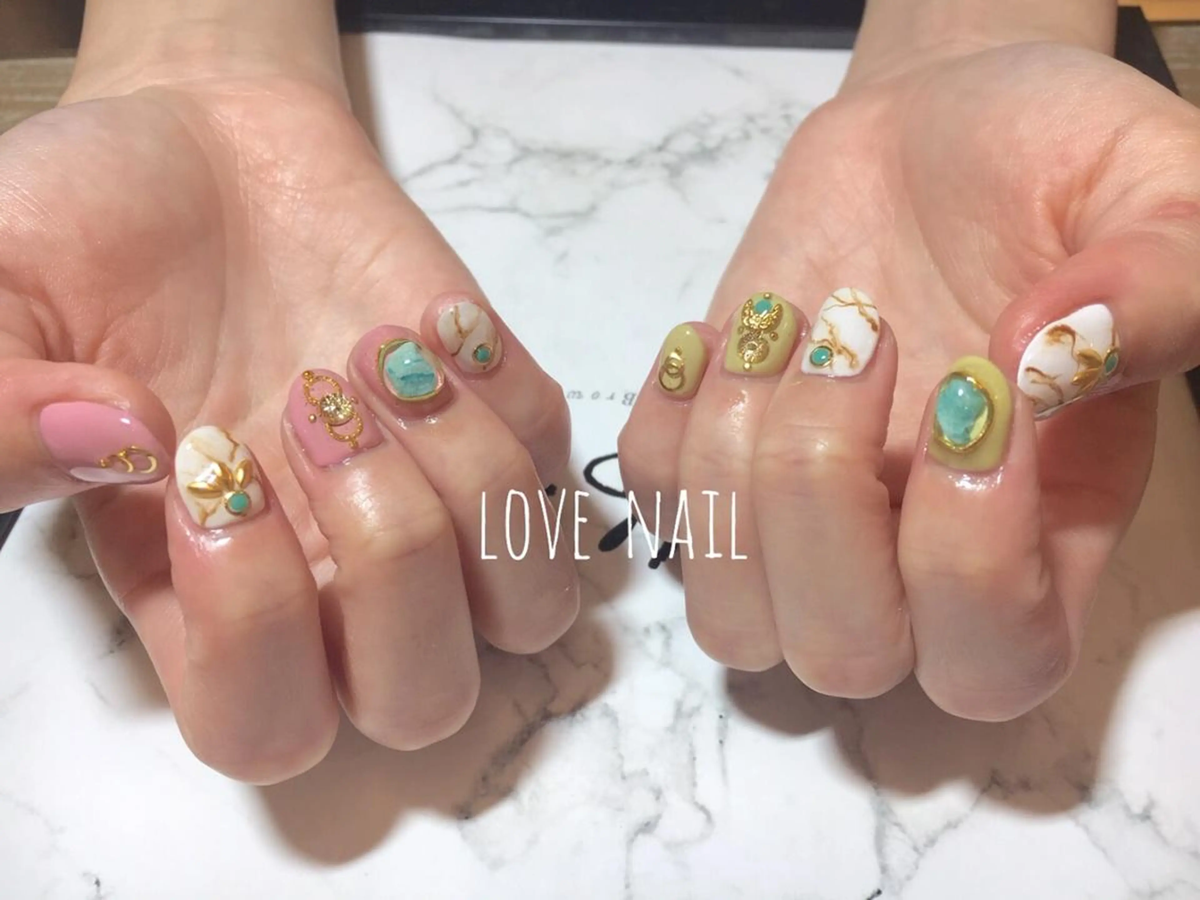 ネイル ハンドネイル LOVE NAIL 💕Sonoのネイルデザイン
