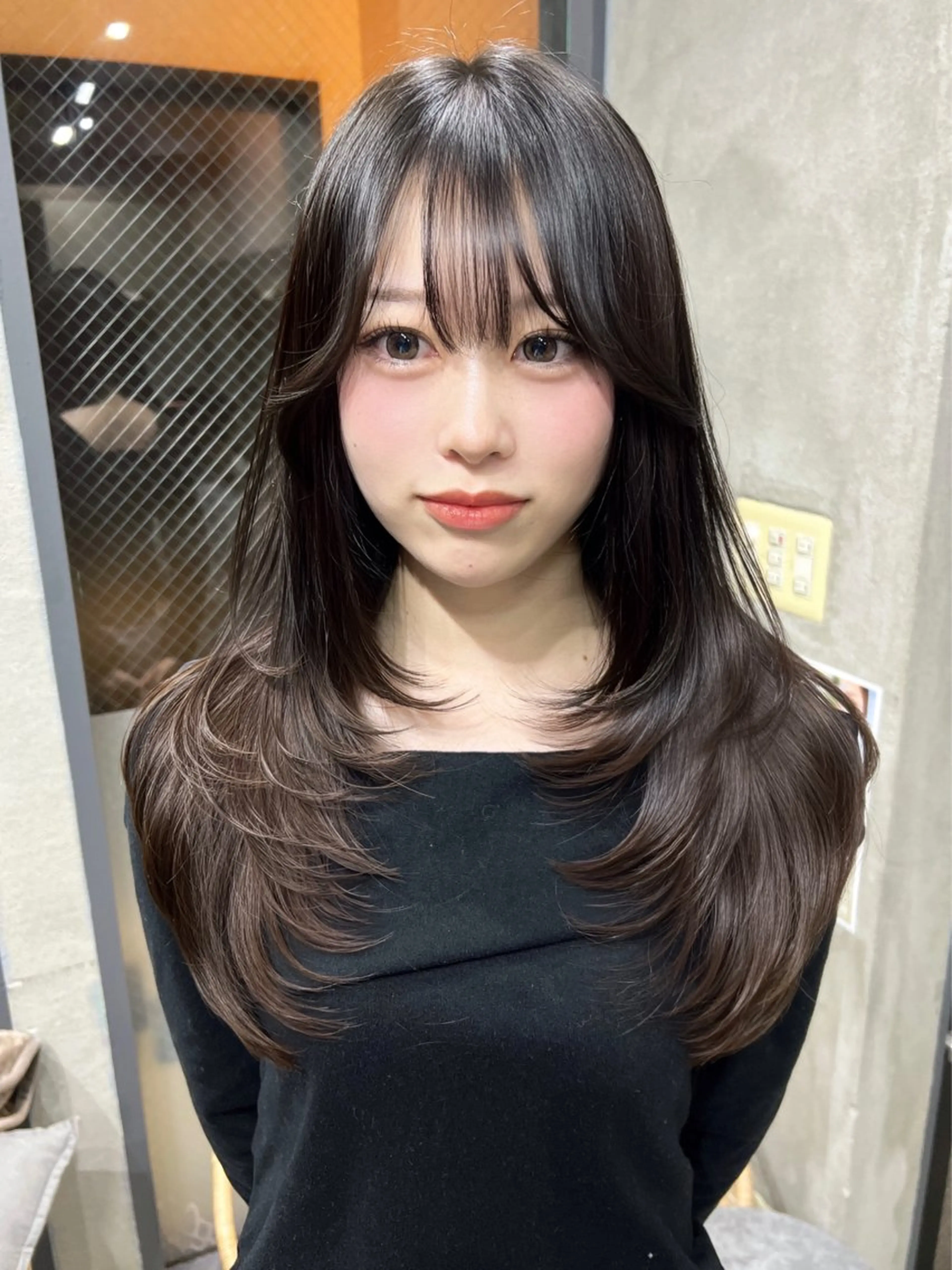 ロング カット トリートメント maya レイヤーカットのヘアスタイル