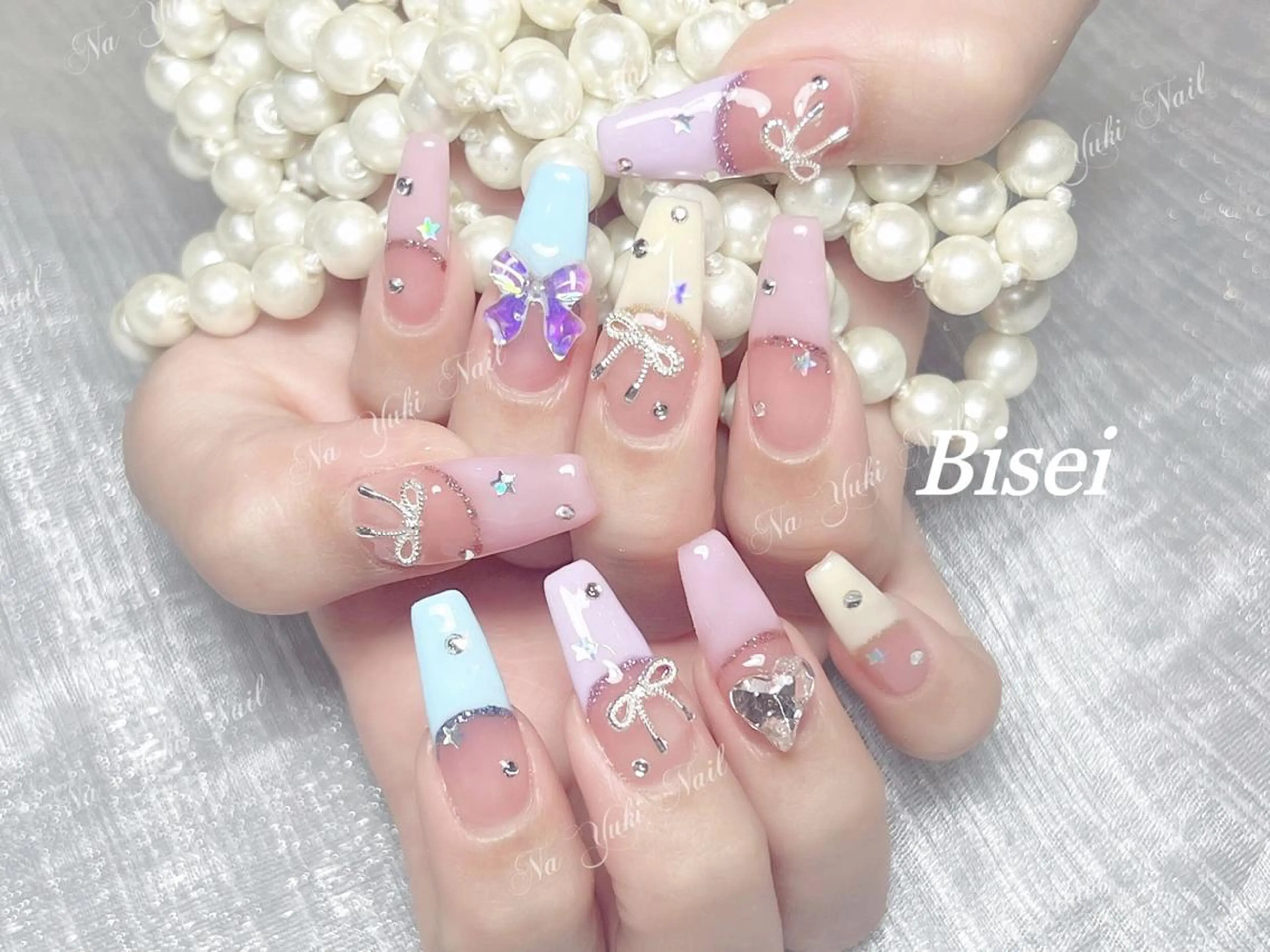 ネイル ハンドネイル 🦋 Queenieのネイルデザイン