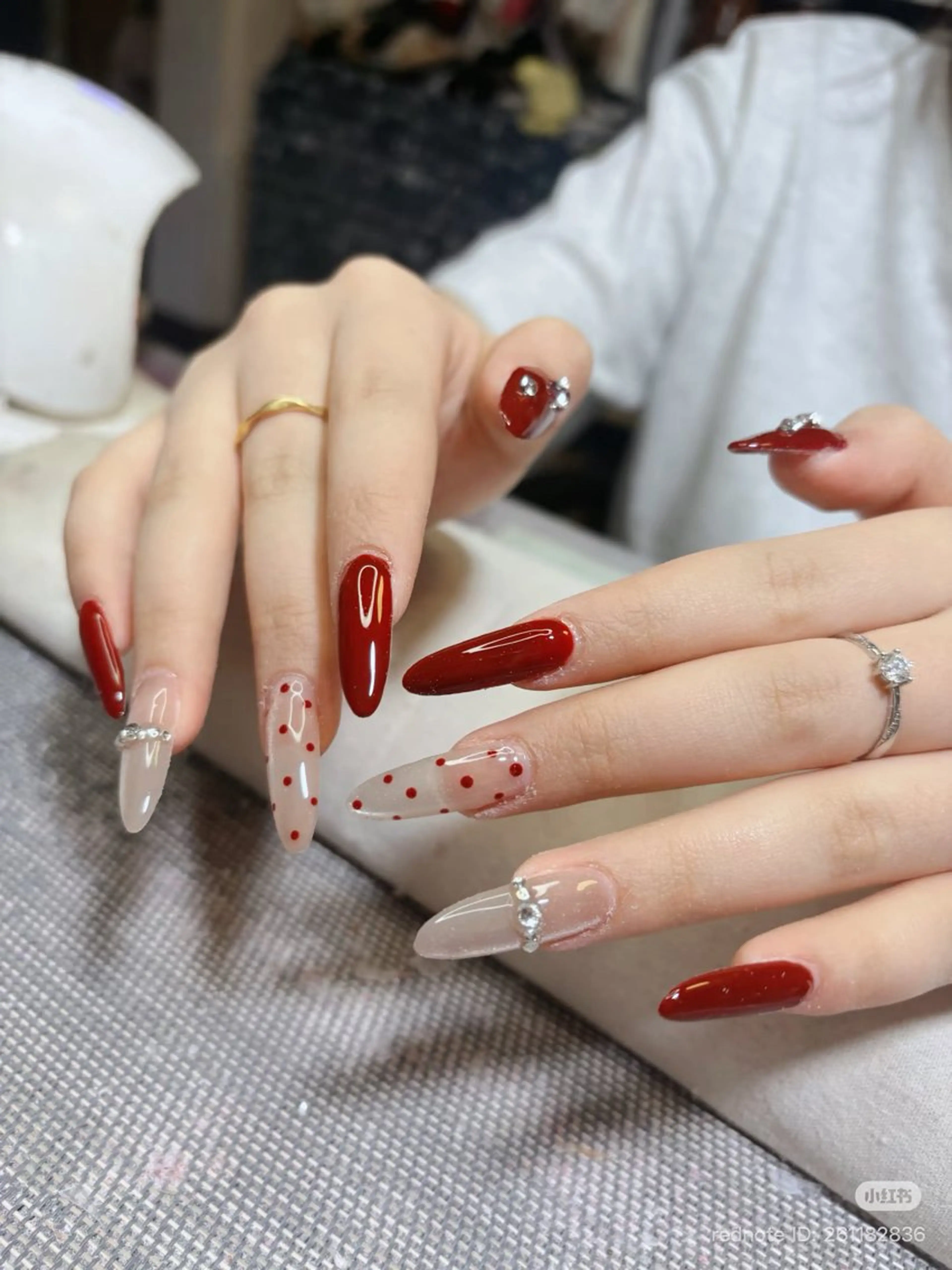 ネイル フレンチネイル キラキラネイル 韓国ネイル シンプルネイル ワンホンネイル ハンドネイル MEI Nailのネイルデザイン