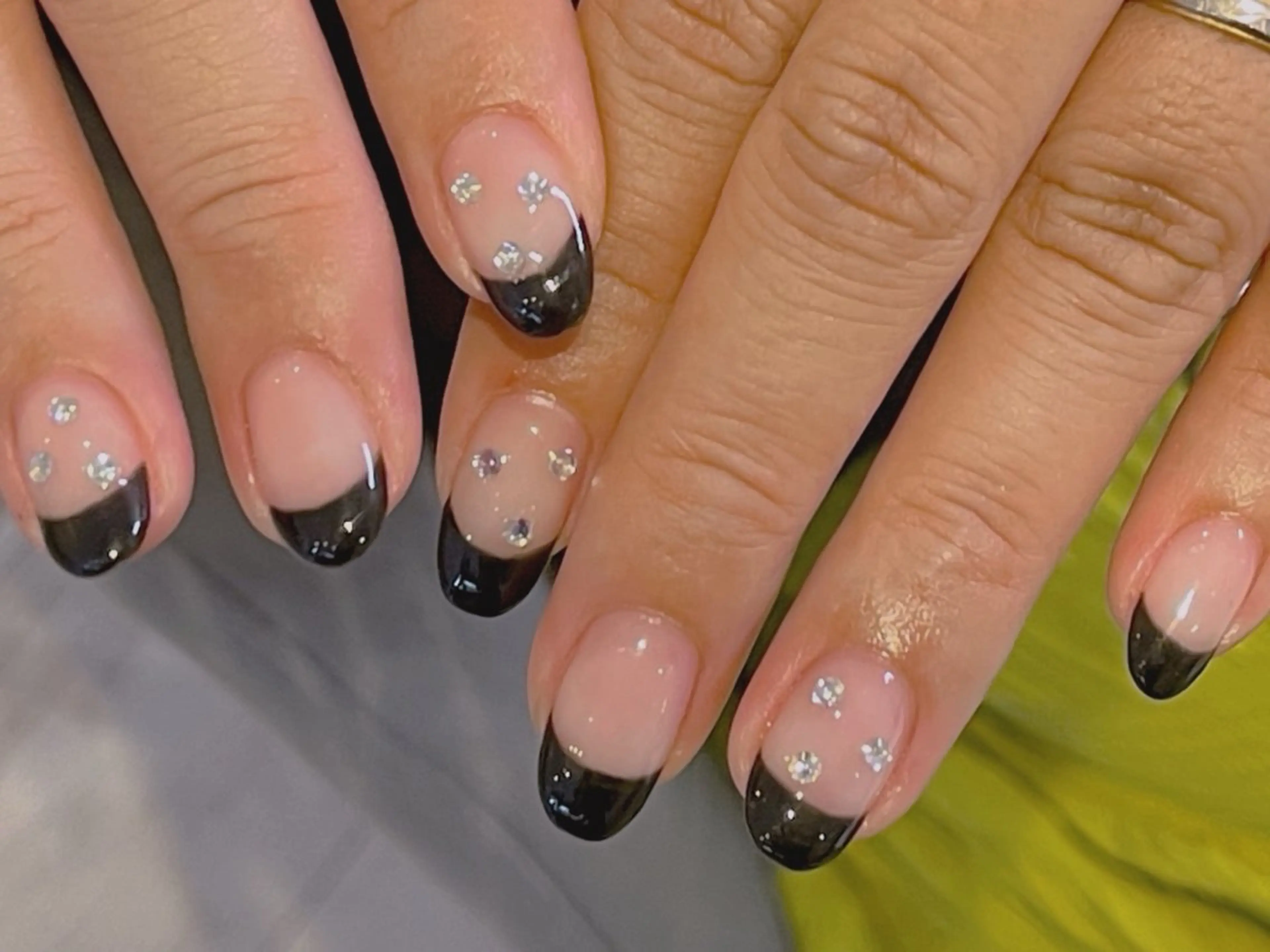 ネイル フレンチネイル ストーンネイル i. ayakaのネイルデザイン